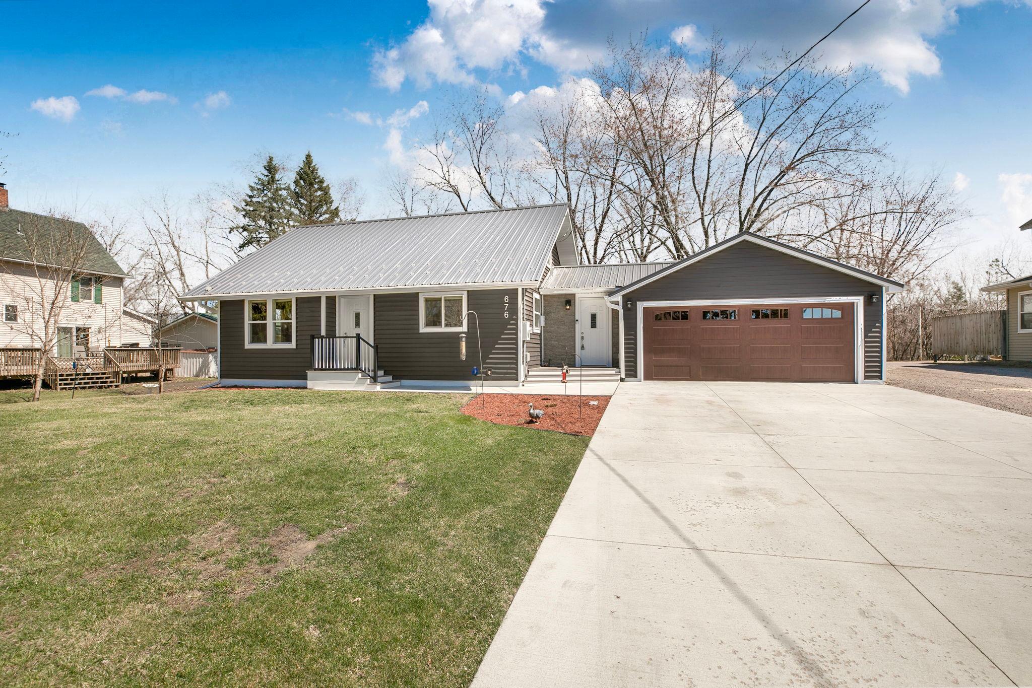 676 State St N, Eden Valley, MN 55329