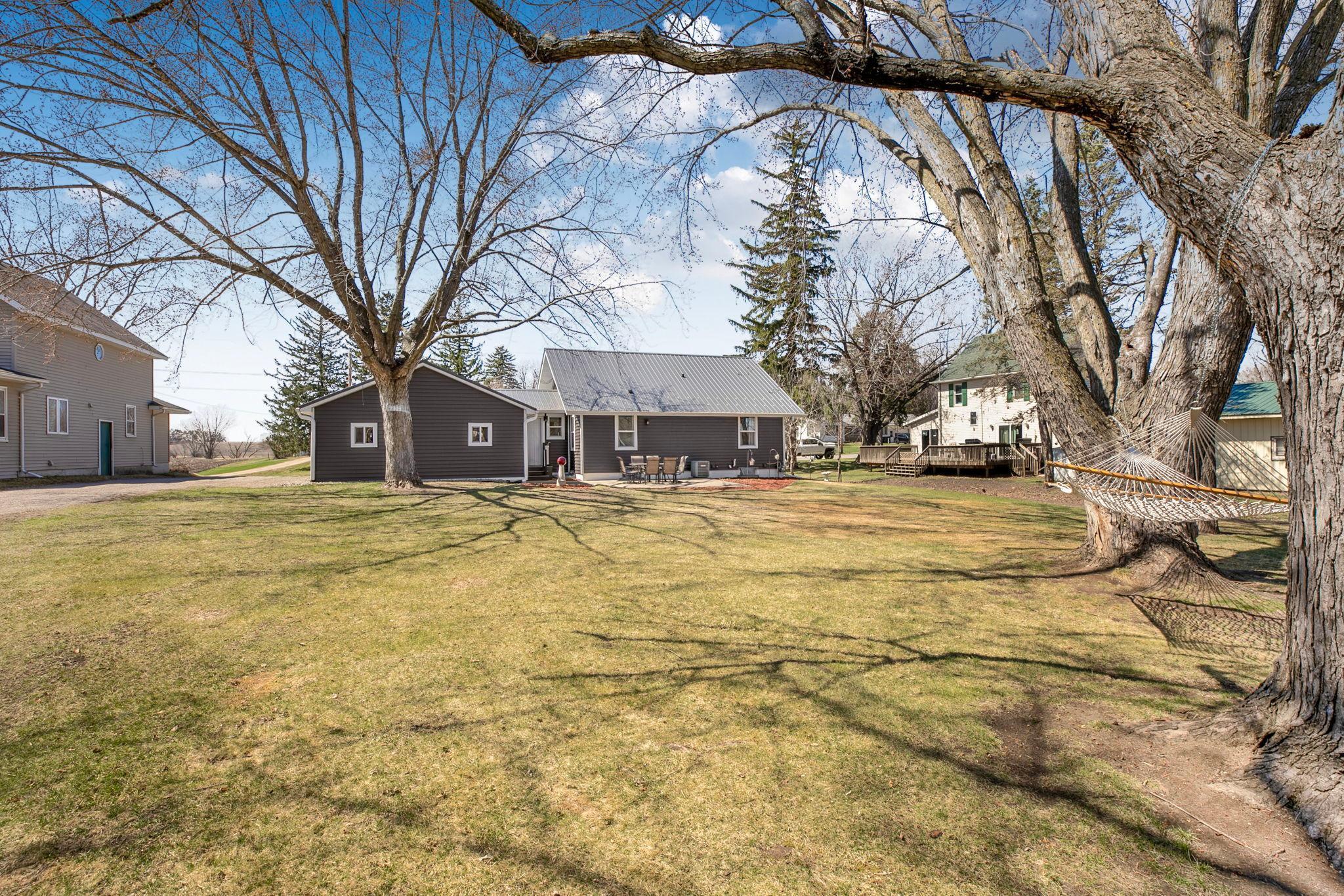 676 State St N, Eden Valley, MN 55329