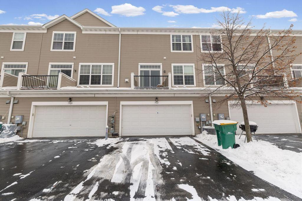 7521 Welcome Ave N, Brooklyn Park, MN 55443