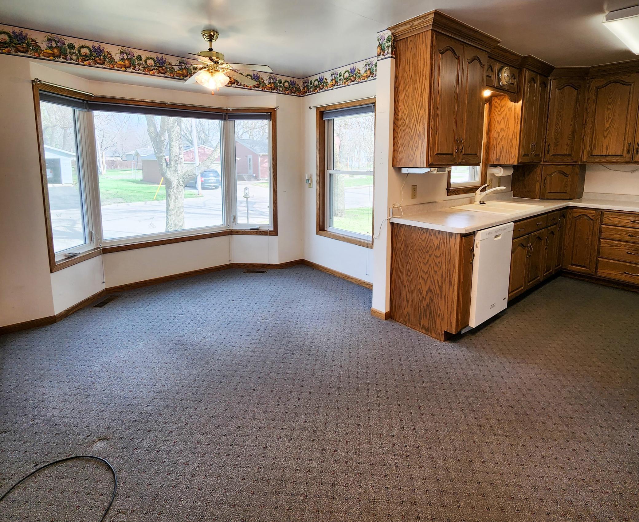 101 Elm Grove Ln, Prinsburg, MN 56281