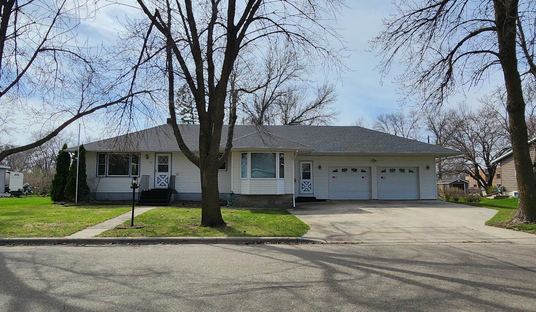 101 Elm Grove Ln, Prinsburg, MN 56281