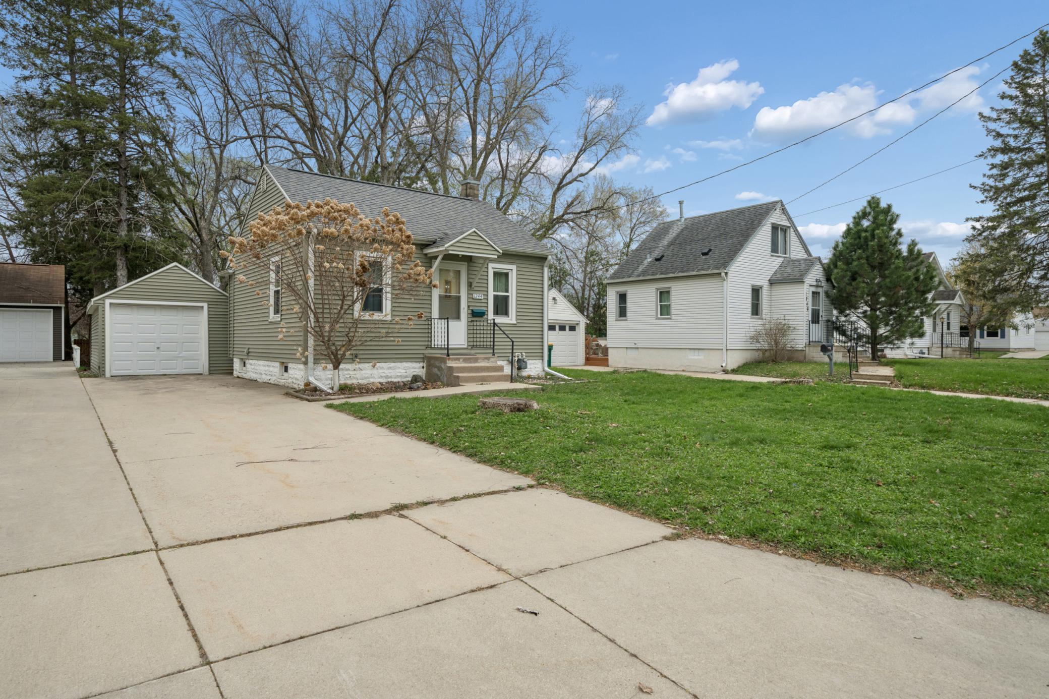 1244 10th Ave SE, Rochester, MN 55904