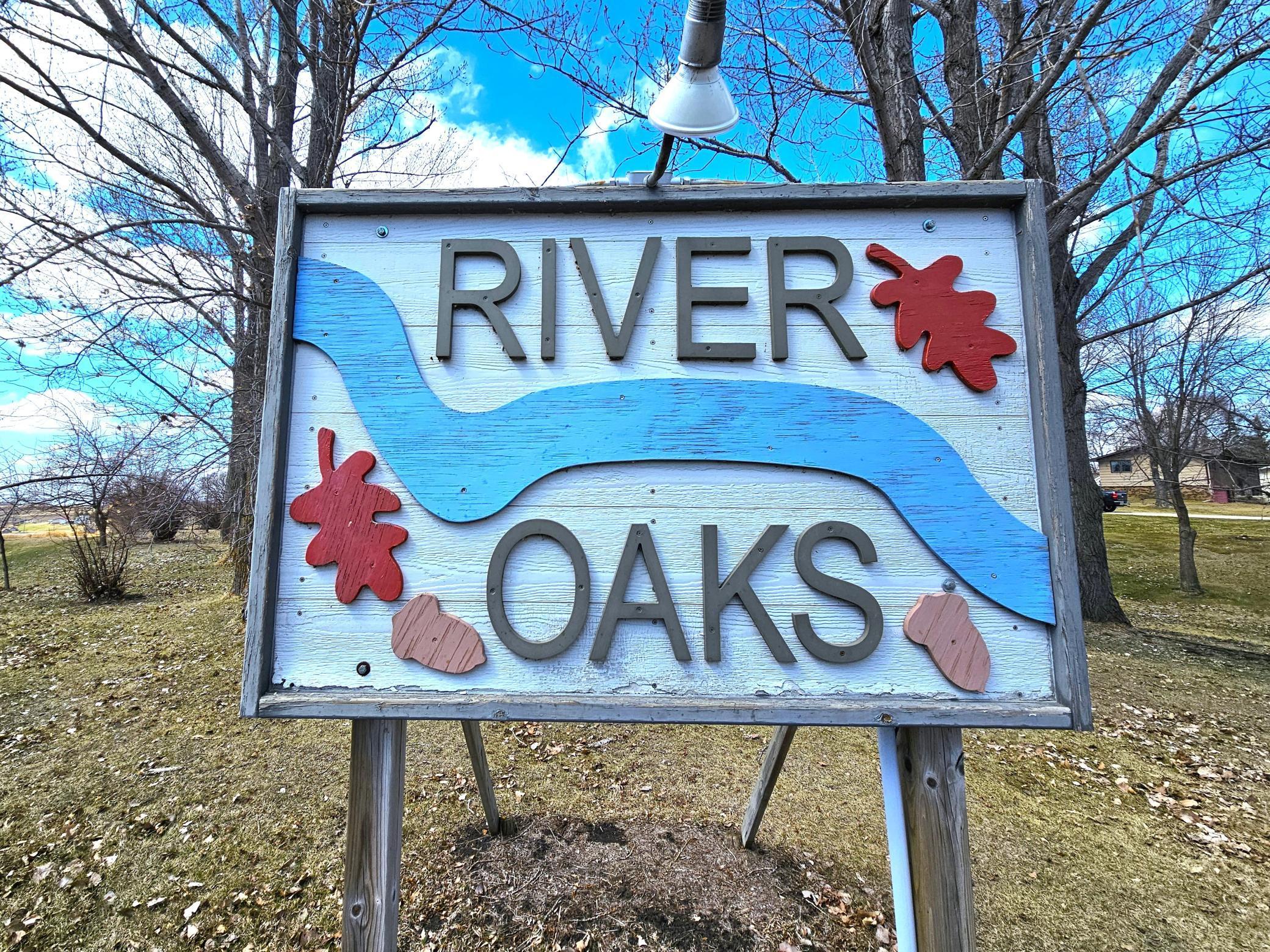 17132 River Oaks Blvd, Fergus Falls, MN 56537