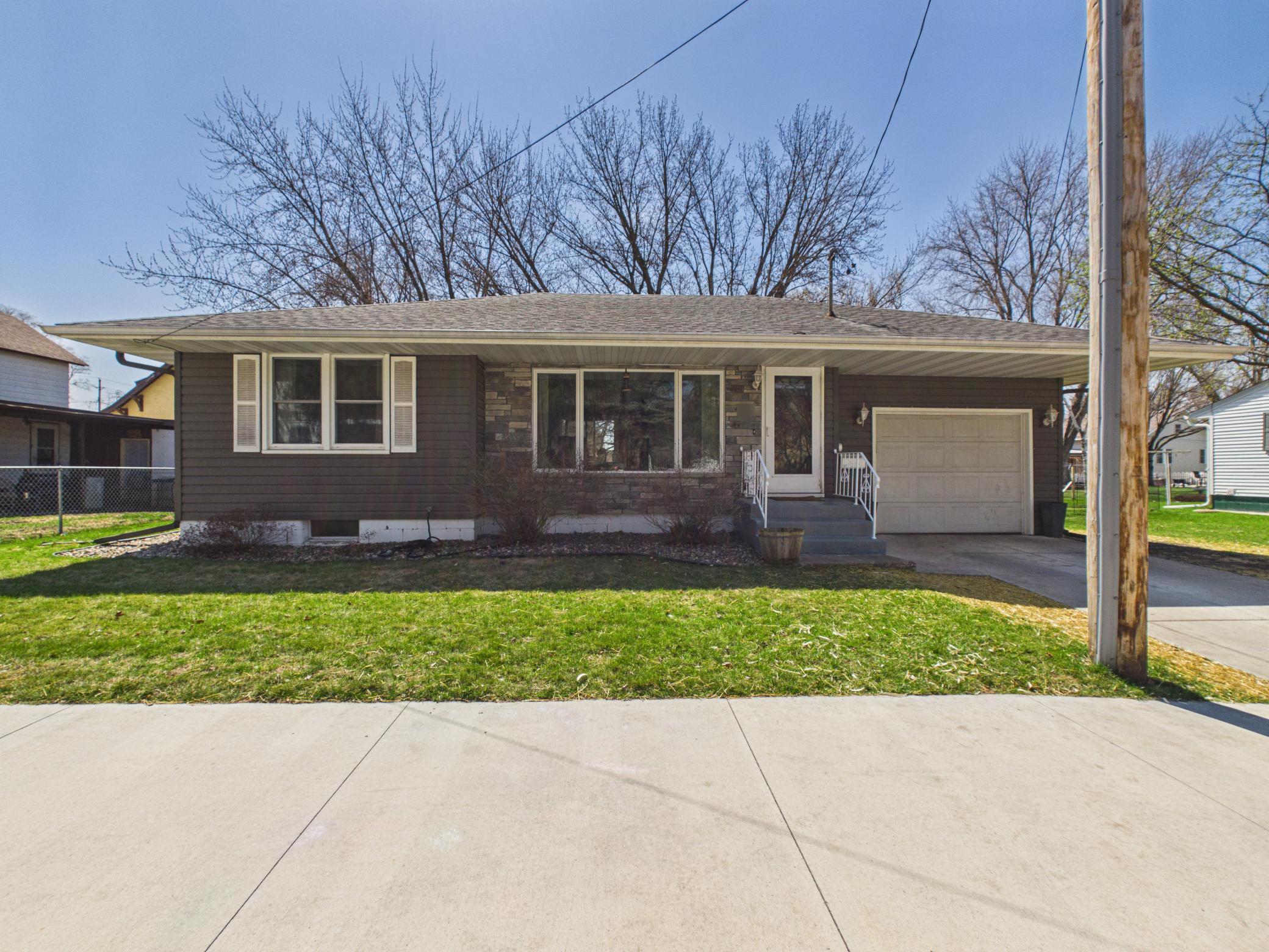 406 2nd St N, Cold Spring, MN 56320