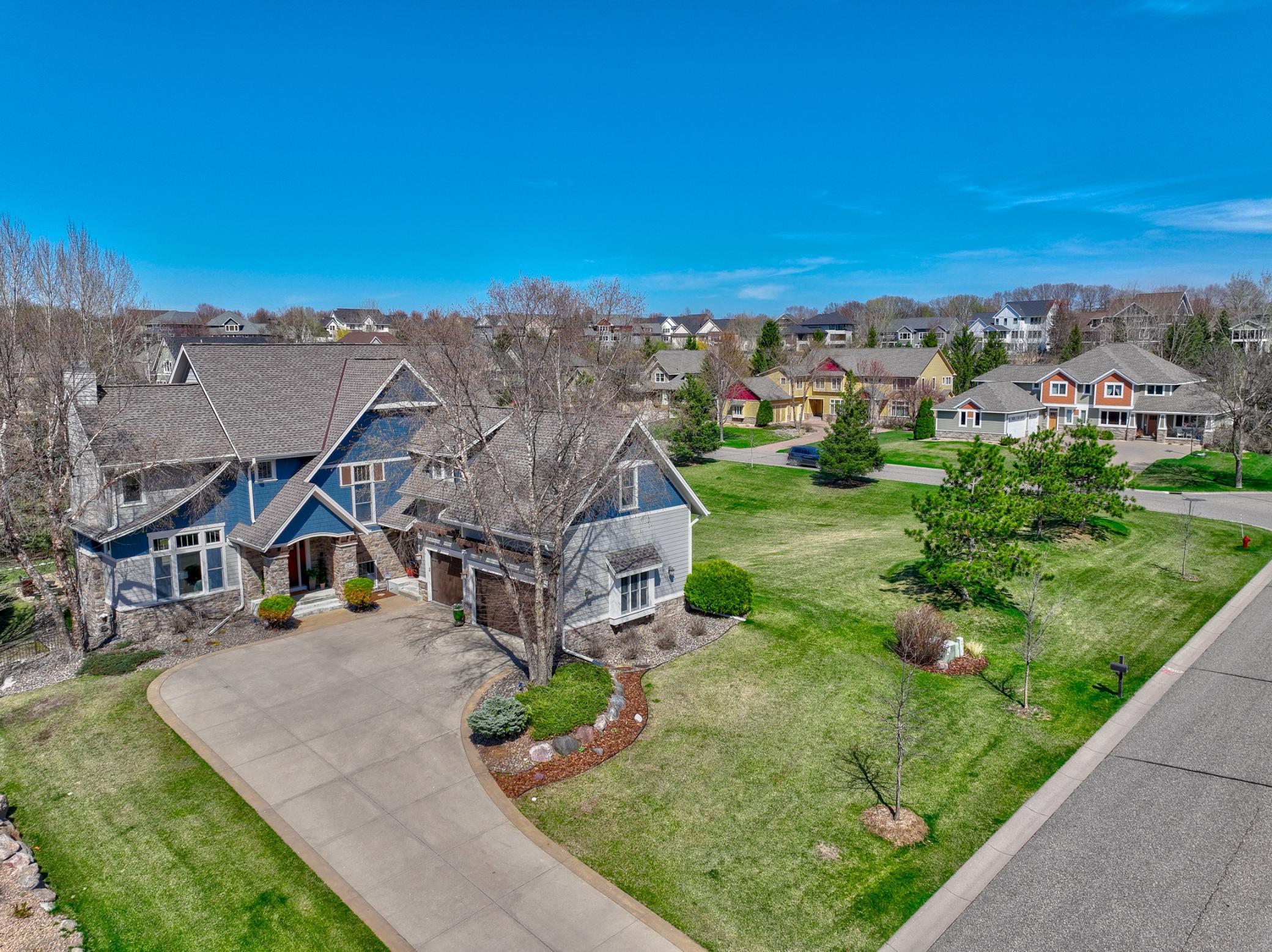 2637 Cottage Grove Pl, Woodbury, MN 55129