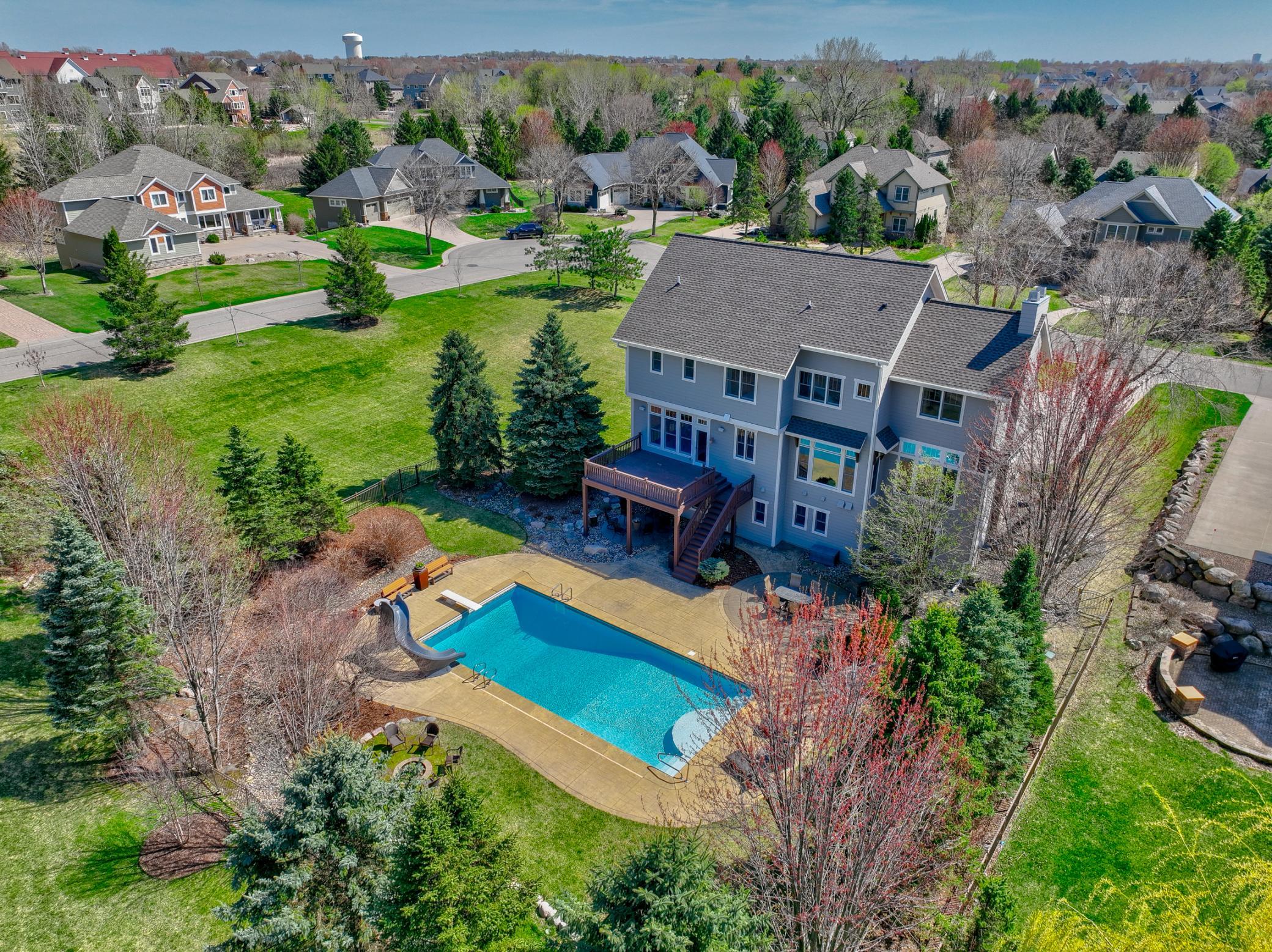 2637 Cottage Grove Pl, Woodbury, MN 55129
