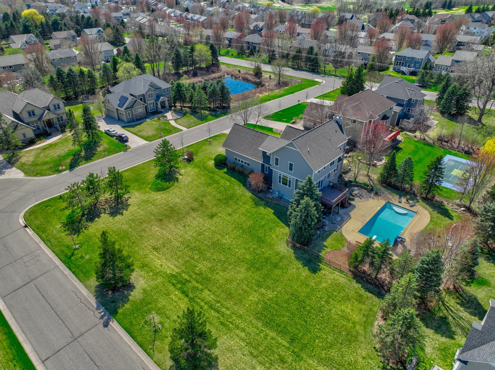 2637 Cottage Grove Pl, Woodbury, MN 55129