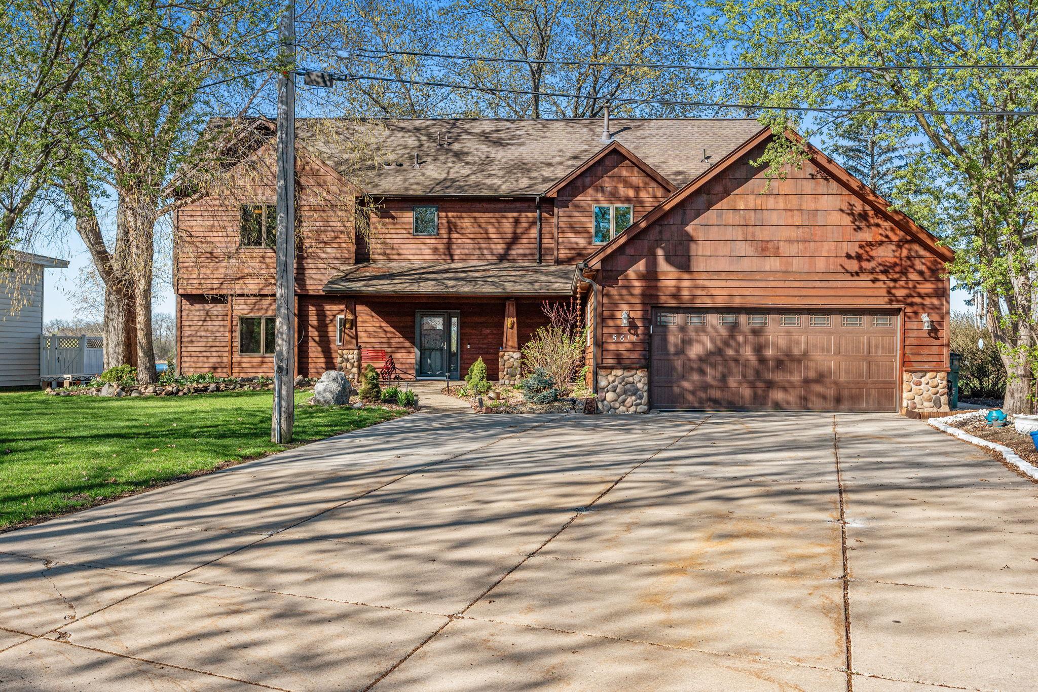 5611 Indiana Ave N, Brooklyn Center, MN 55429