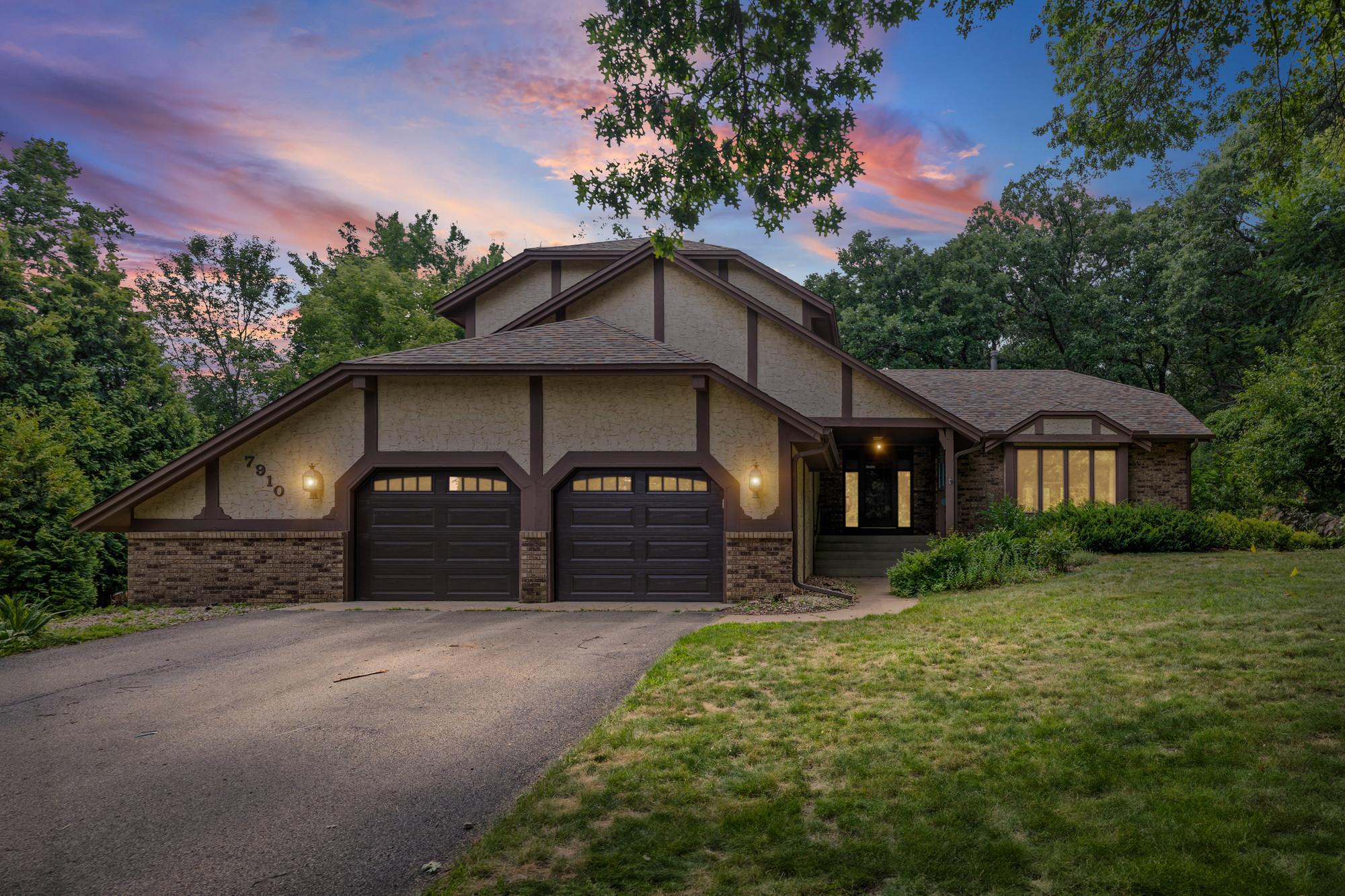 7910 Lower 139th Ct, Apple Valley, MN 55124