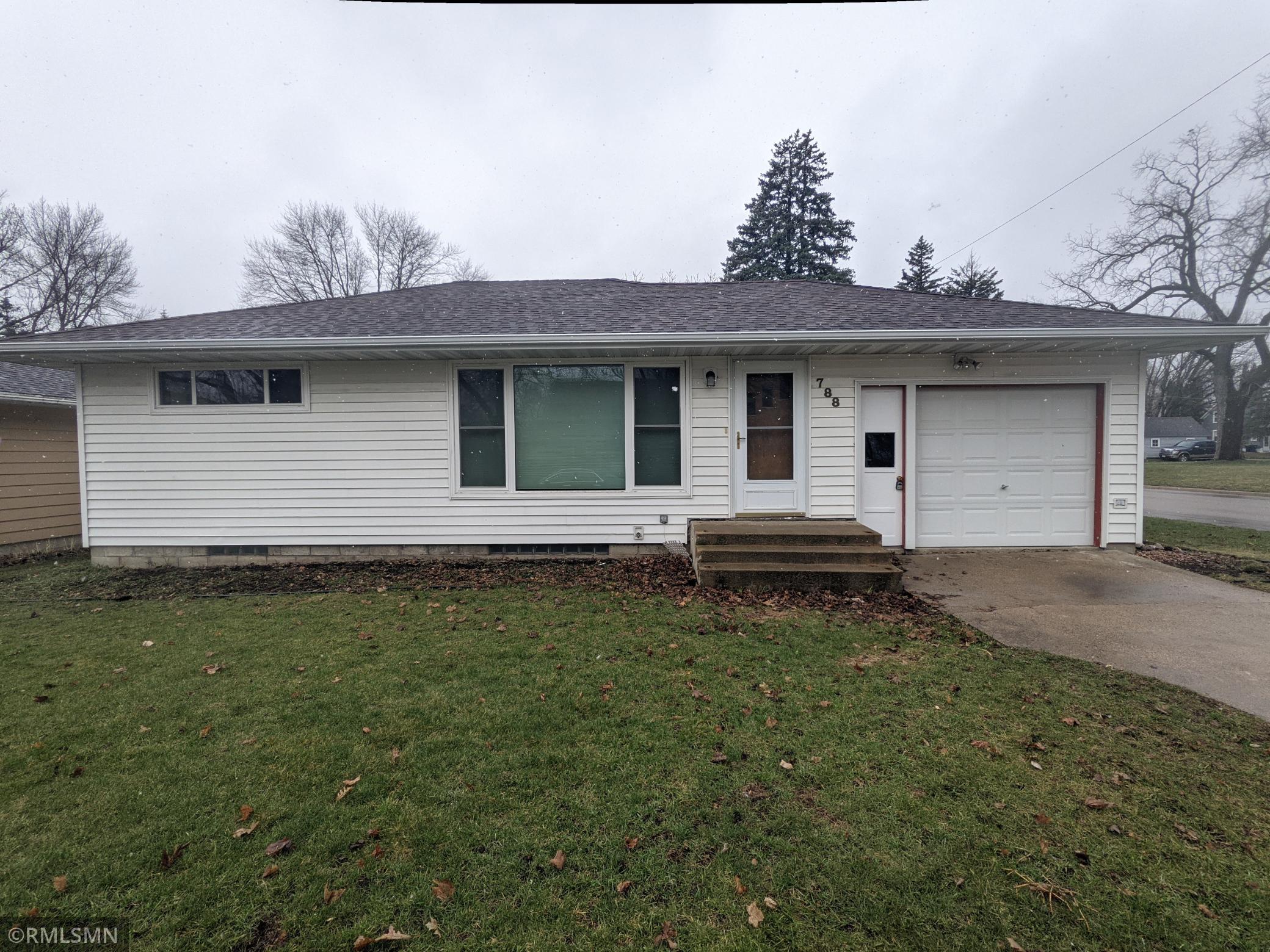 788 Clark Ave, Gibbon, MN 55335