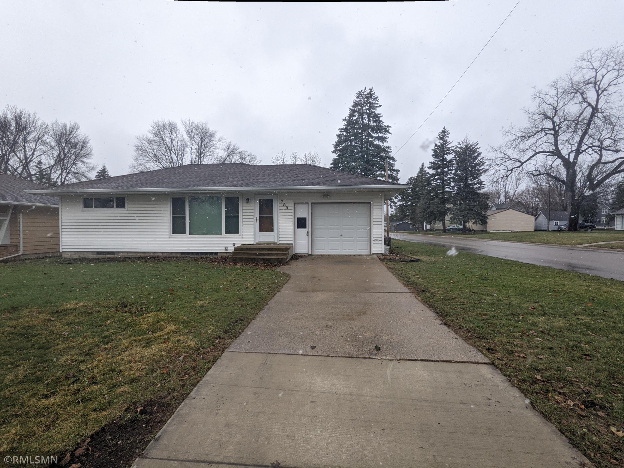 788 Clark Ave, Gibbon, MN 55335