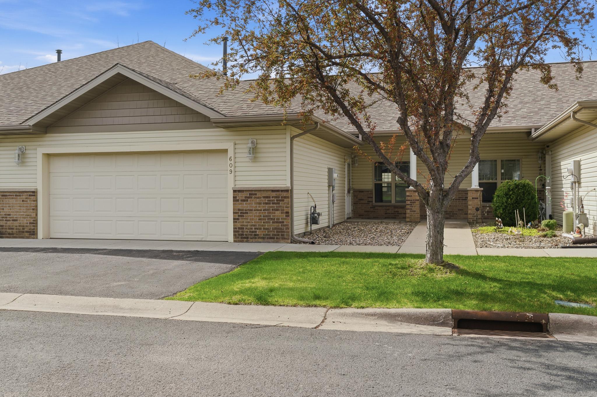 609 Dublin Ct, Mankato, MN 56001