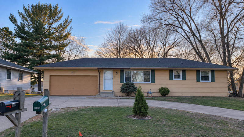 7516 Arthur St NE, Fridley, MN 55432