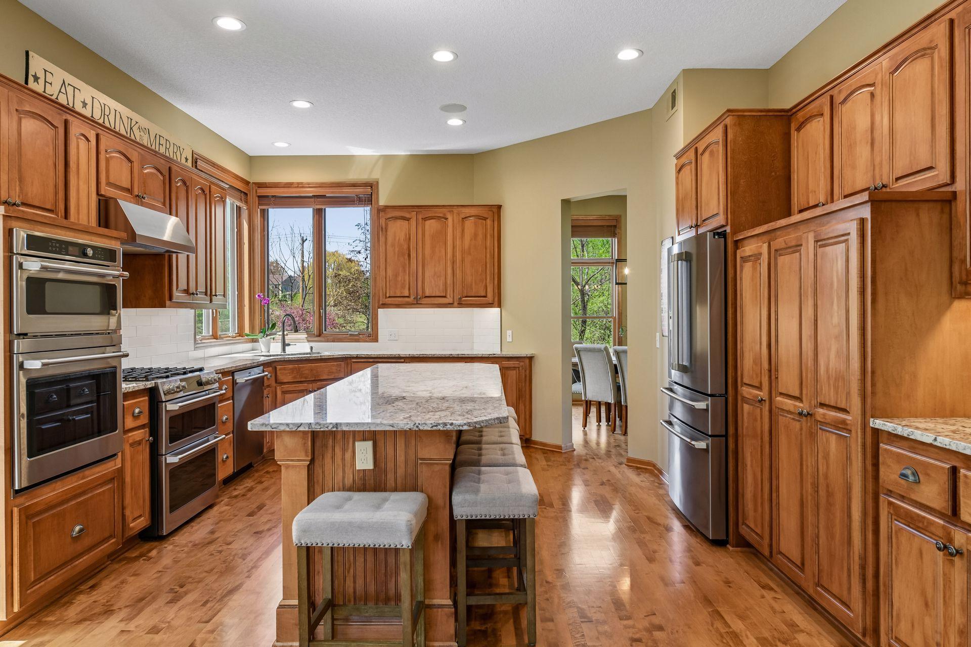 1997 Topaz Dr, Chanhassen, MN 55317