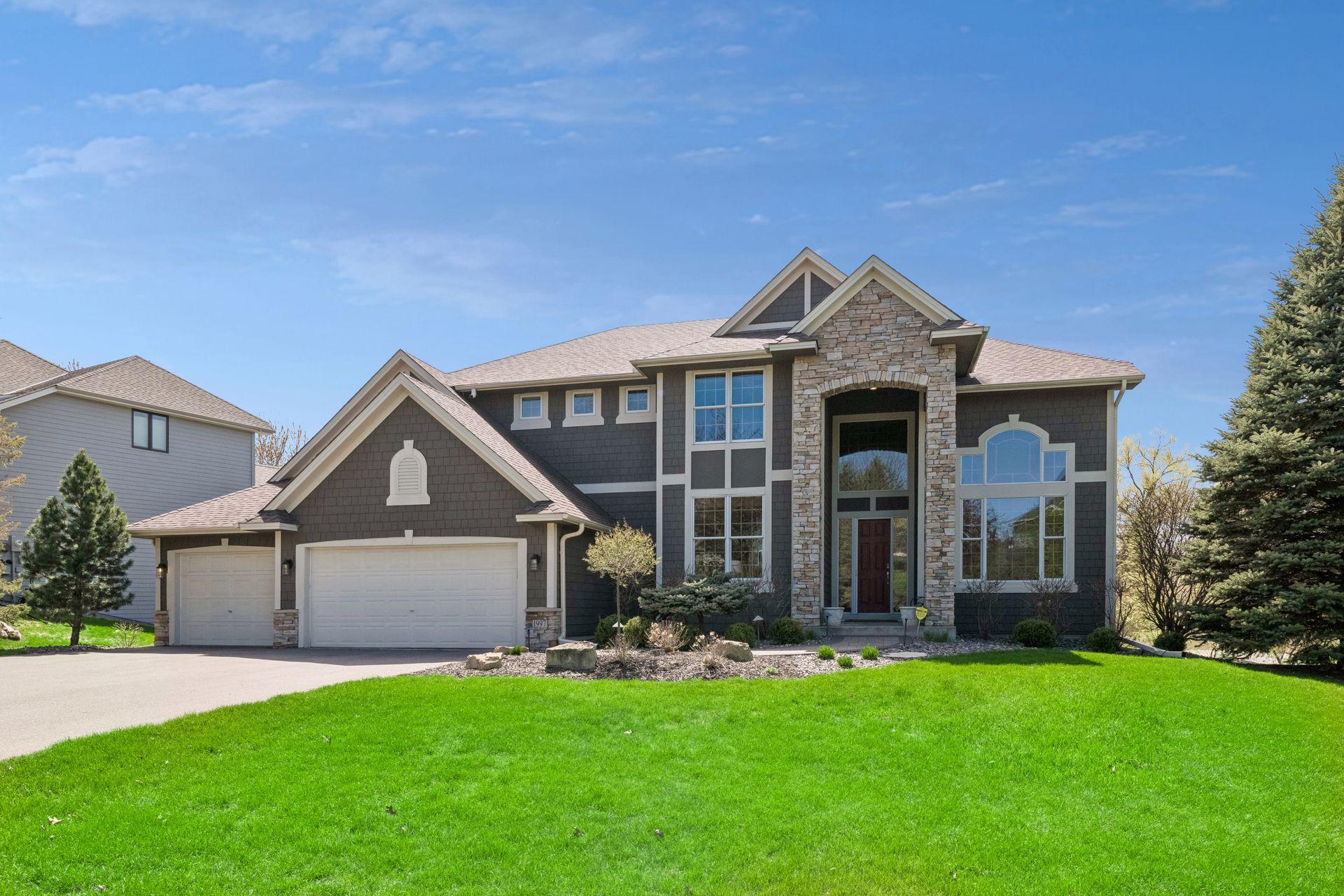 1997 Topaz Dr, Chanhassen, MN 55317
