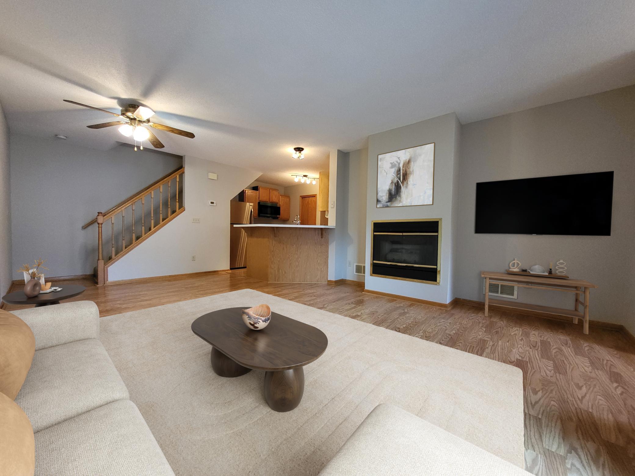 1850 Donegal Dr #4, Woodbury, MN 55125