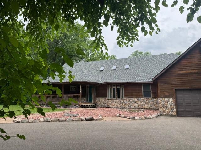 9934 Maple Ave, Bloomington, MN 55431