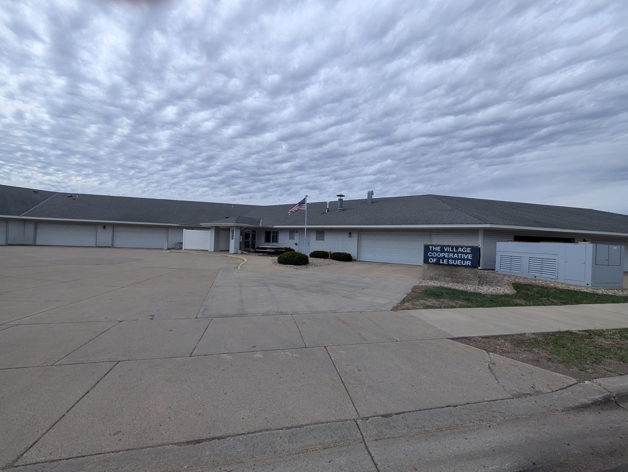 200 S 3rd St #206, Le Sueur, MN 56058