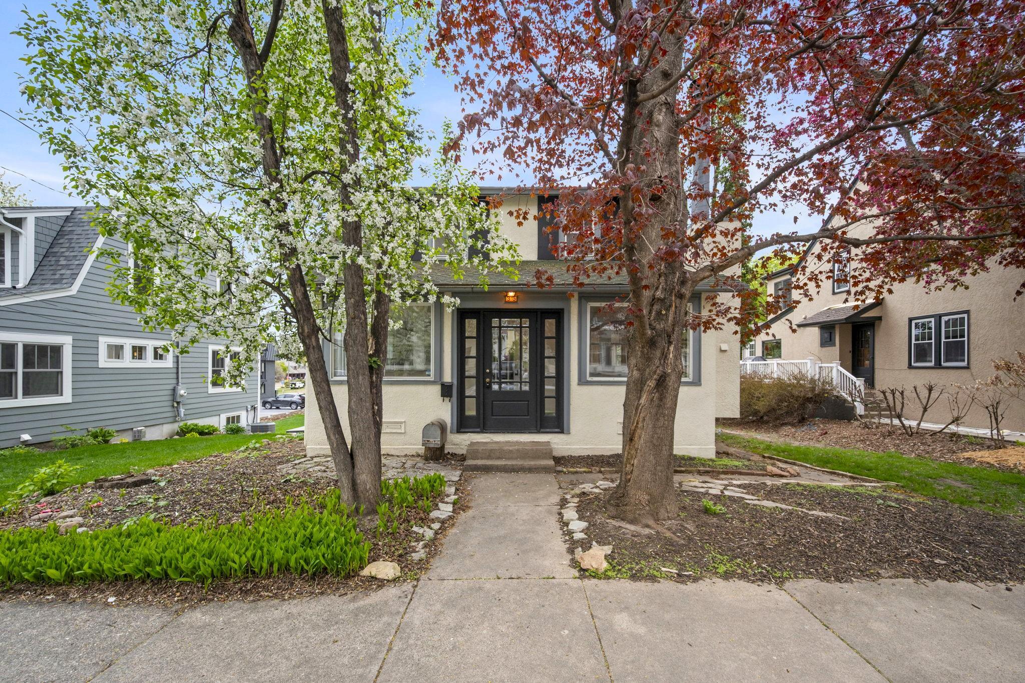 35 Center St, Excelsior, MN 55331