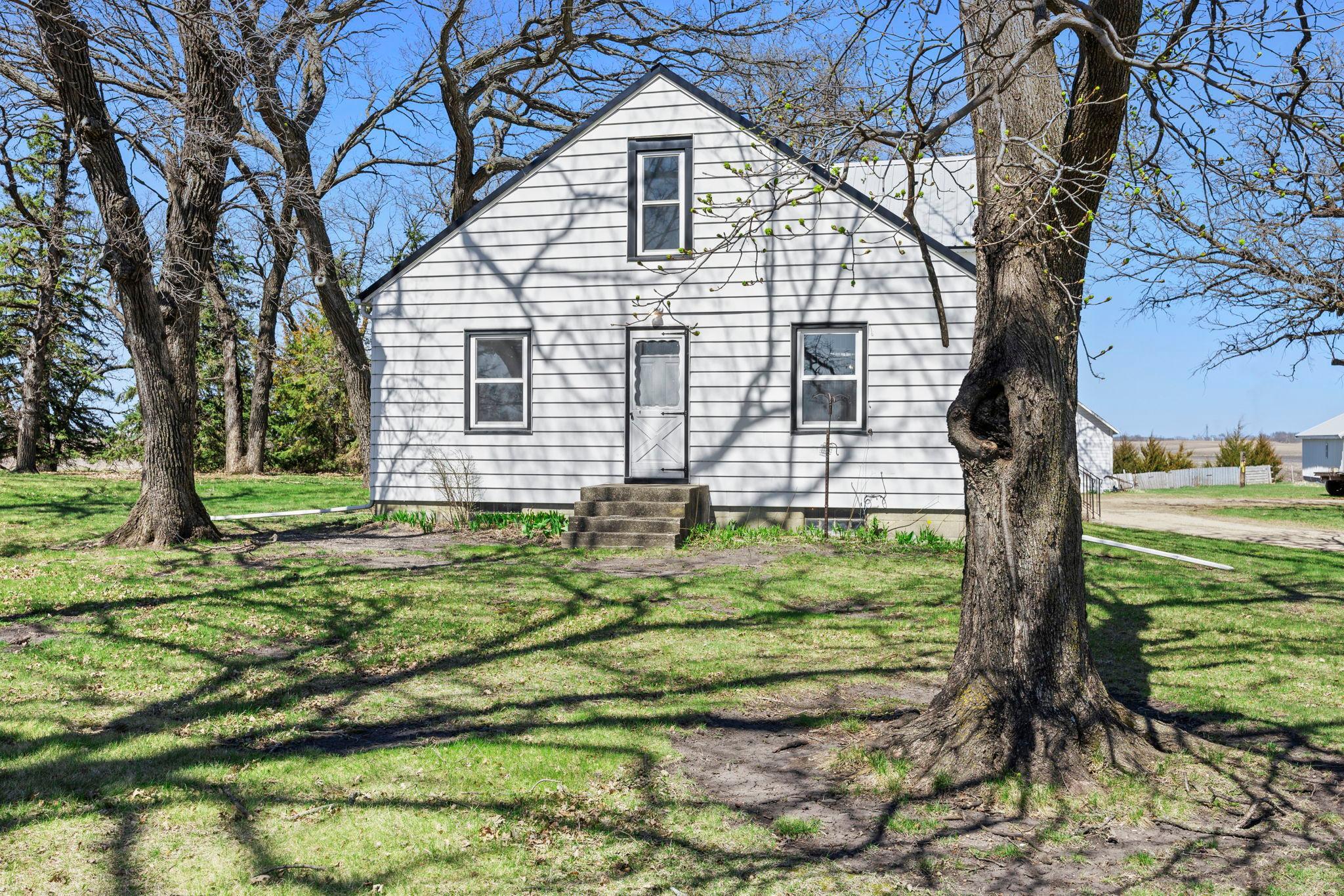 58446 150th St, Litchfield, MN 55355