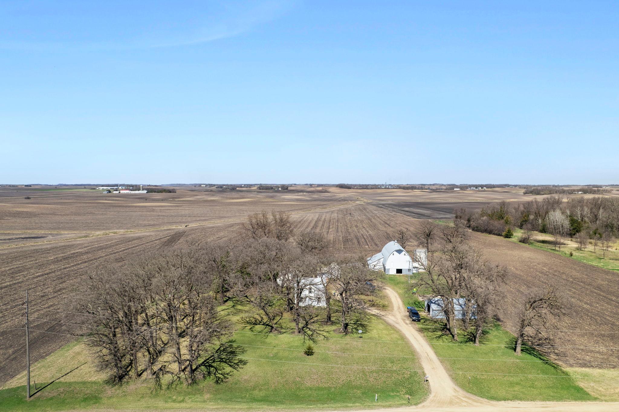 58446 150th St, Litchfield, MN 55355