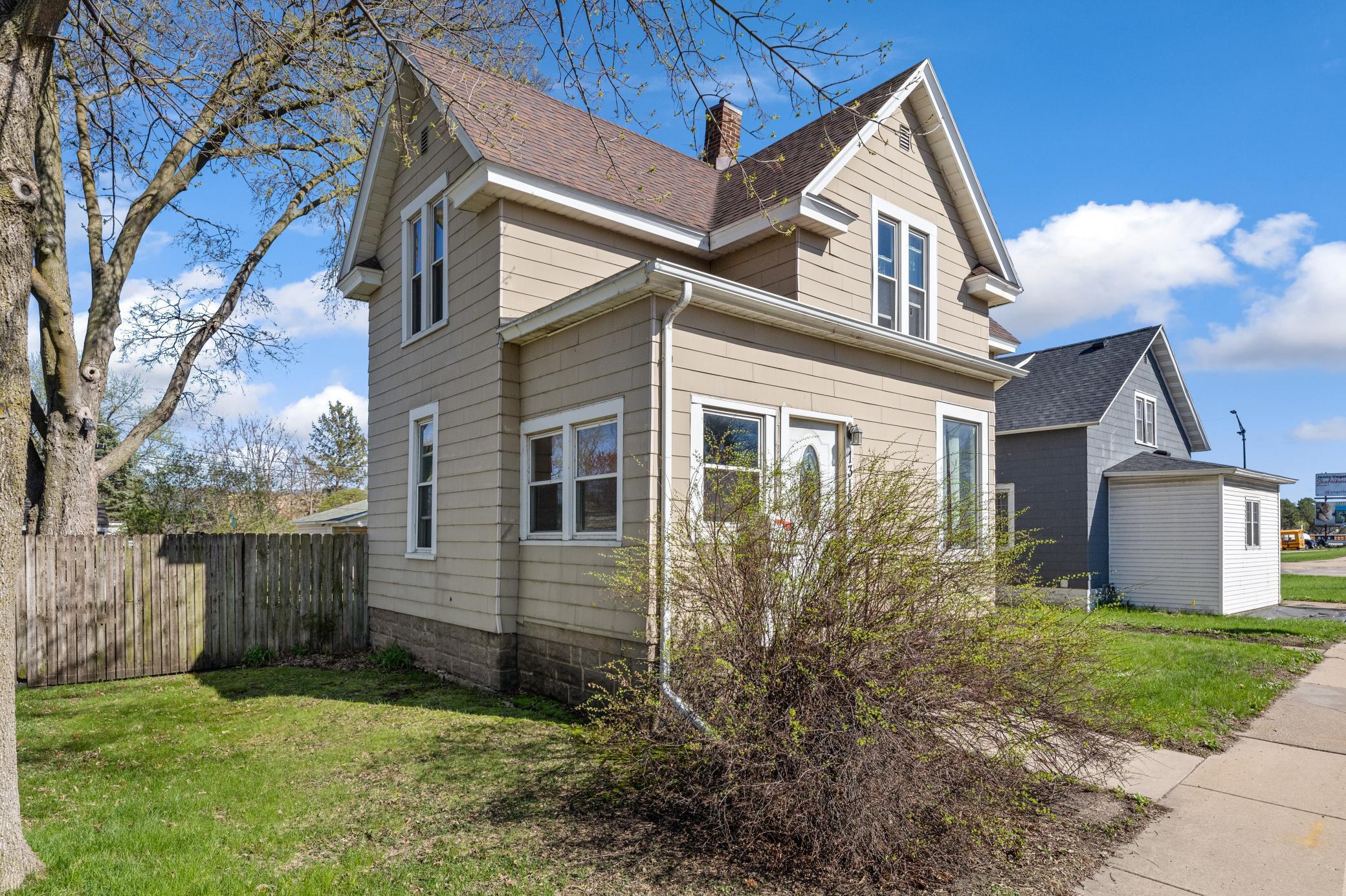1312 George St, La Crosse, WI 54603