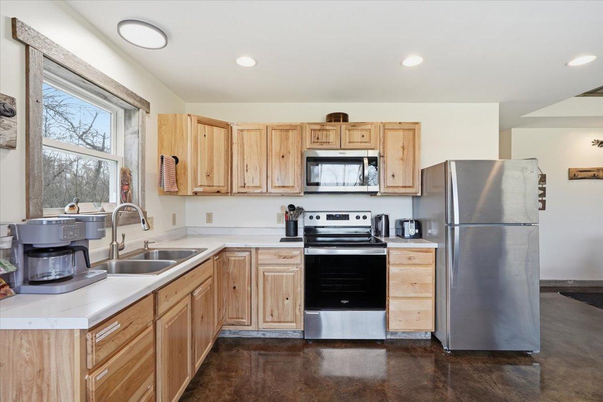 231 75th Ave, Clayton, WI 54004