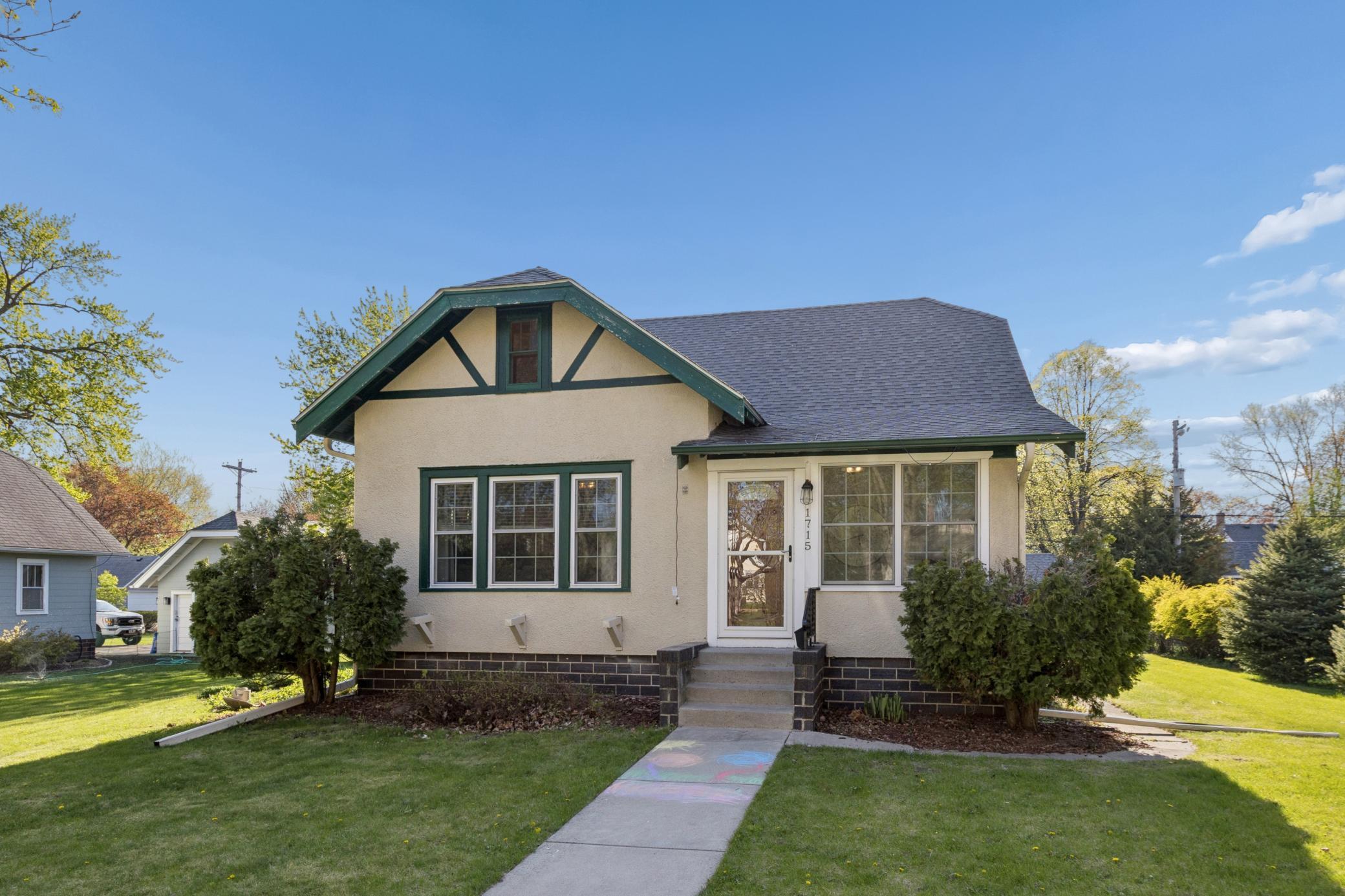 1715 Greeley Ave N, Glencoe, MN 55336
