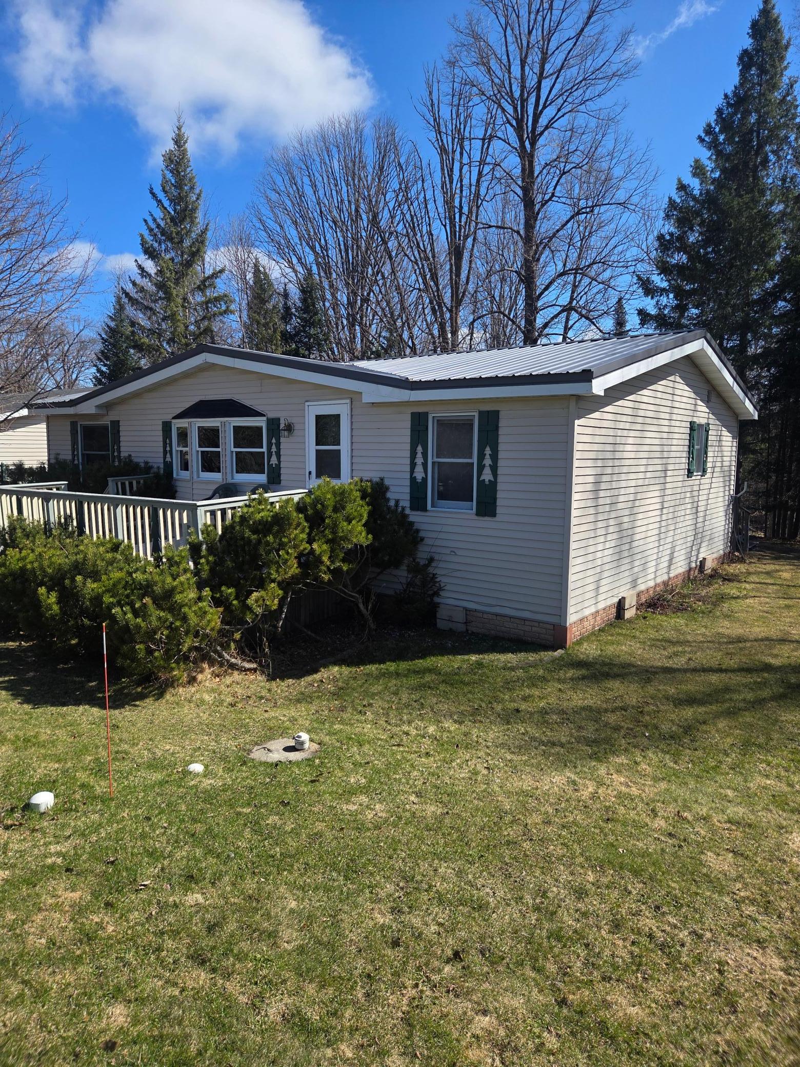 27282 Bass Brook Ln, Cohasset, MN 55721