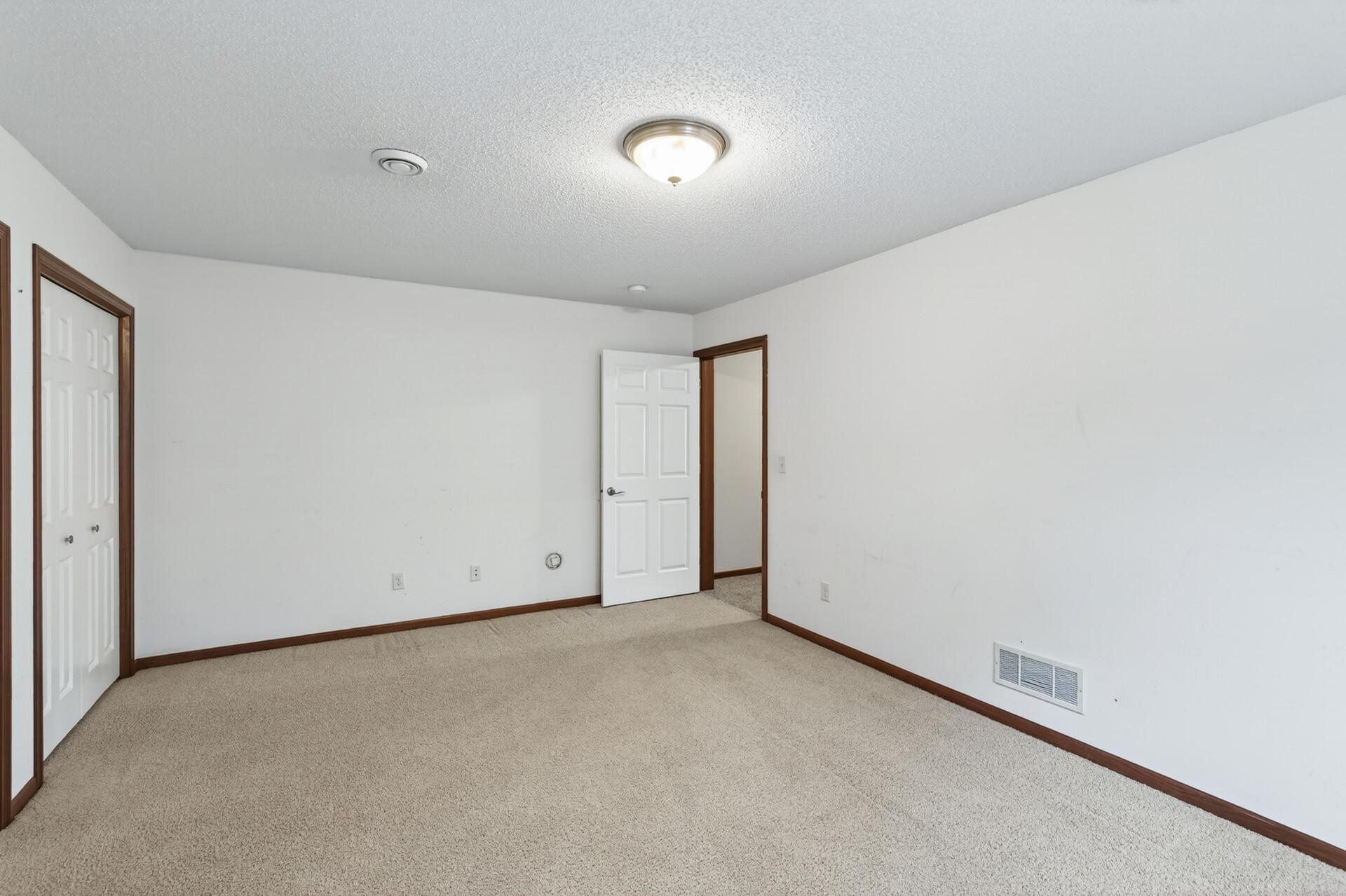 17281 Eagleview Dr #197, Farmington, MN 55024