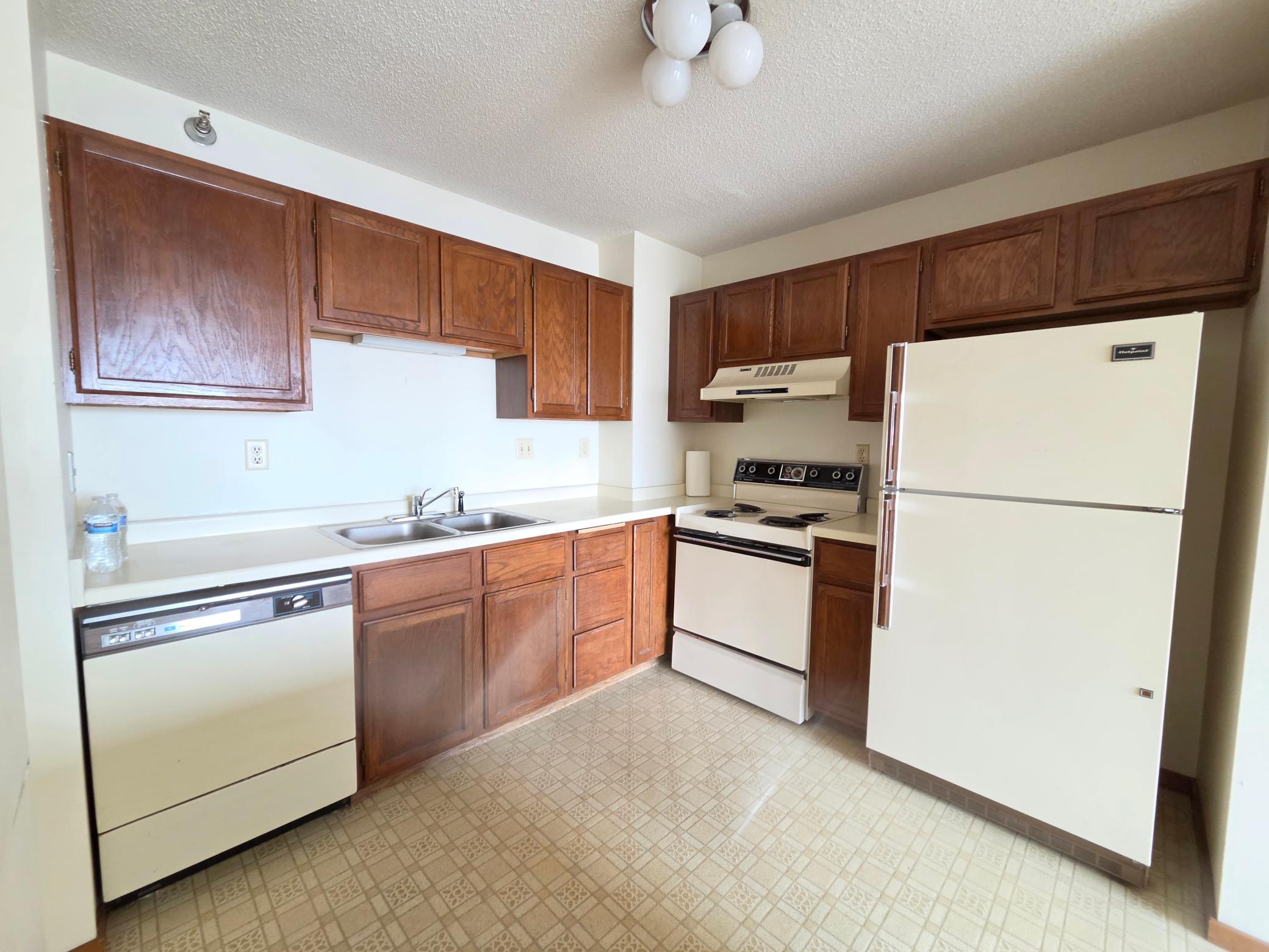 66 9th St E #1605, Saint Paul, MN 55101