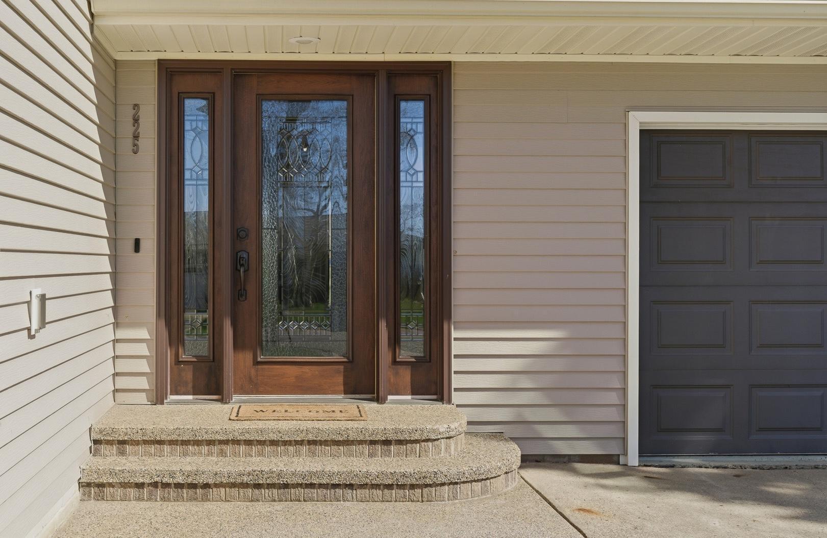 225 10th St SE, Wells, MN 56097