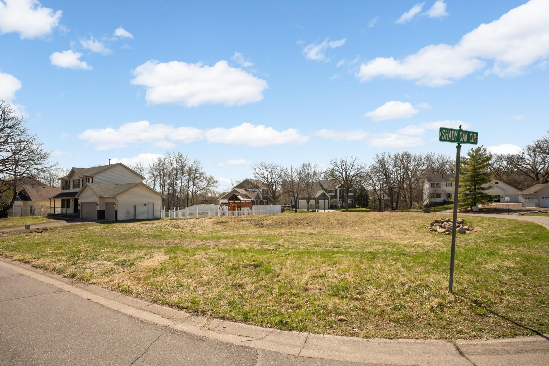 930 Shady Oak Cir, Monticello, MN 55362