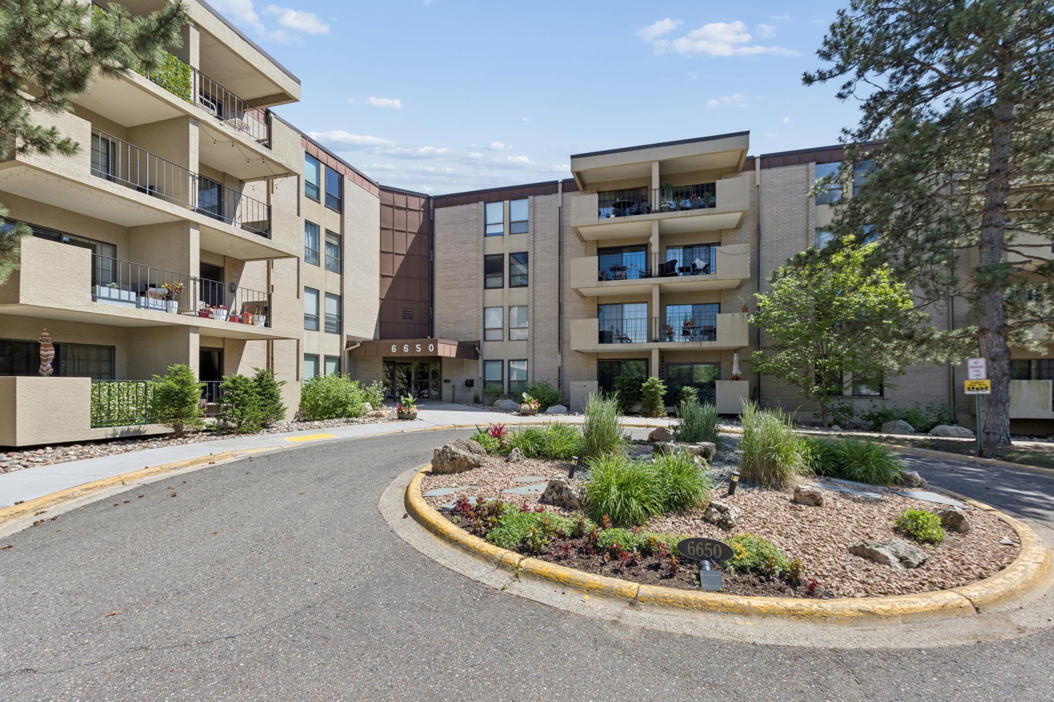 6650 Vernon Ave S #409, Edina, MN 55436