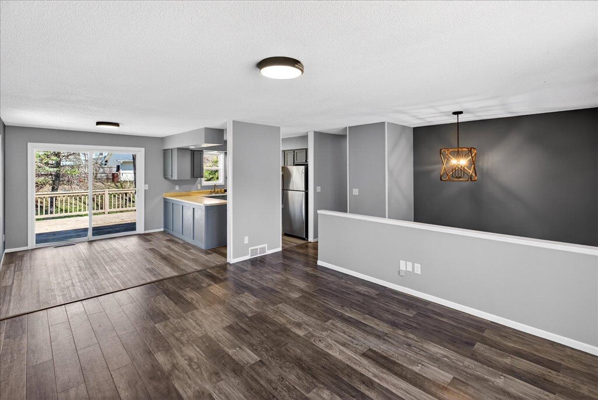 816 Park St W, Cannon Falls, MN 55009