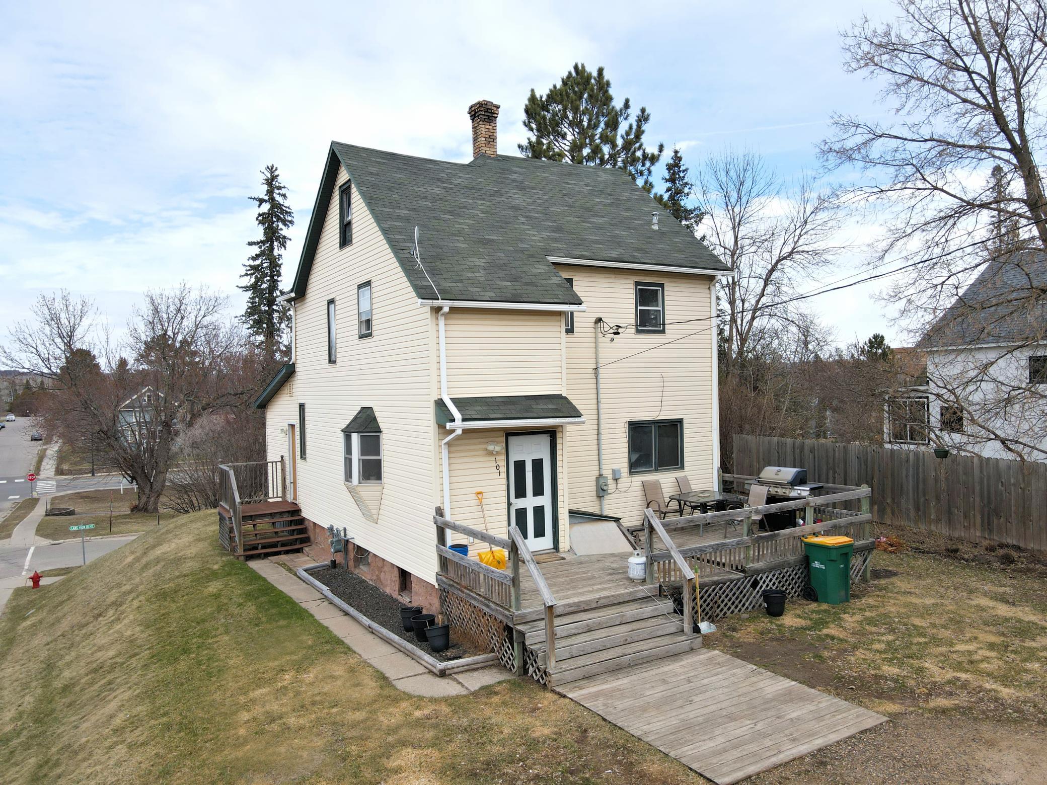 101 Lakeview Blvd, Coleraine, MN 55722