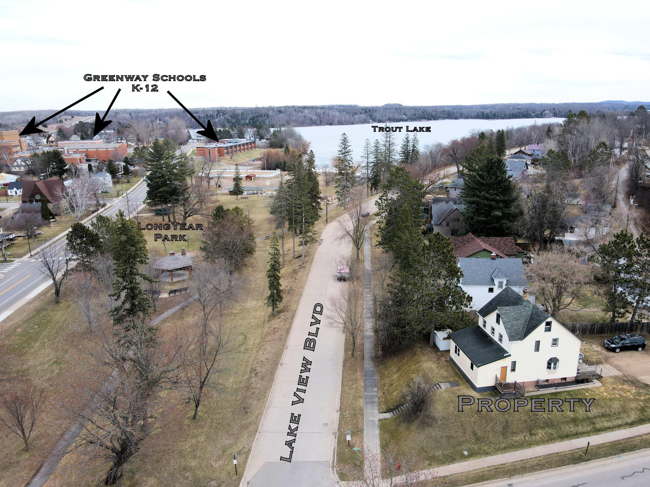 101 Lakeview Blvd, Coleraine, MN 55722