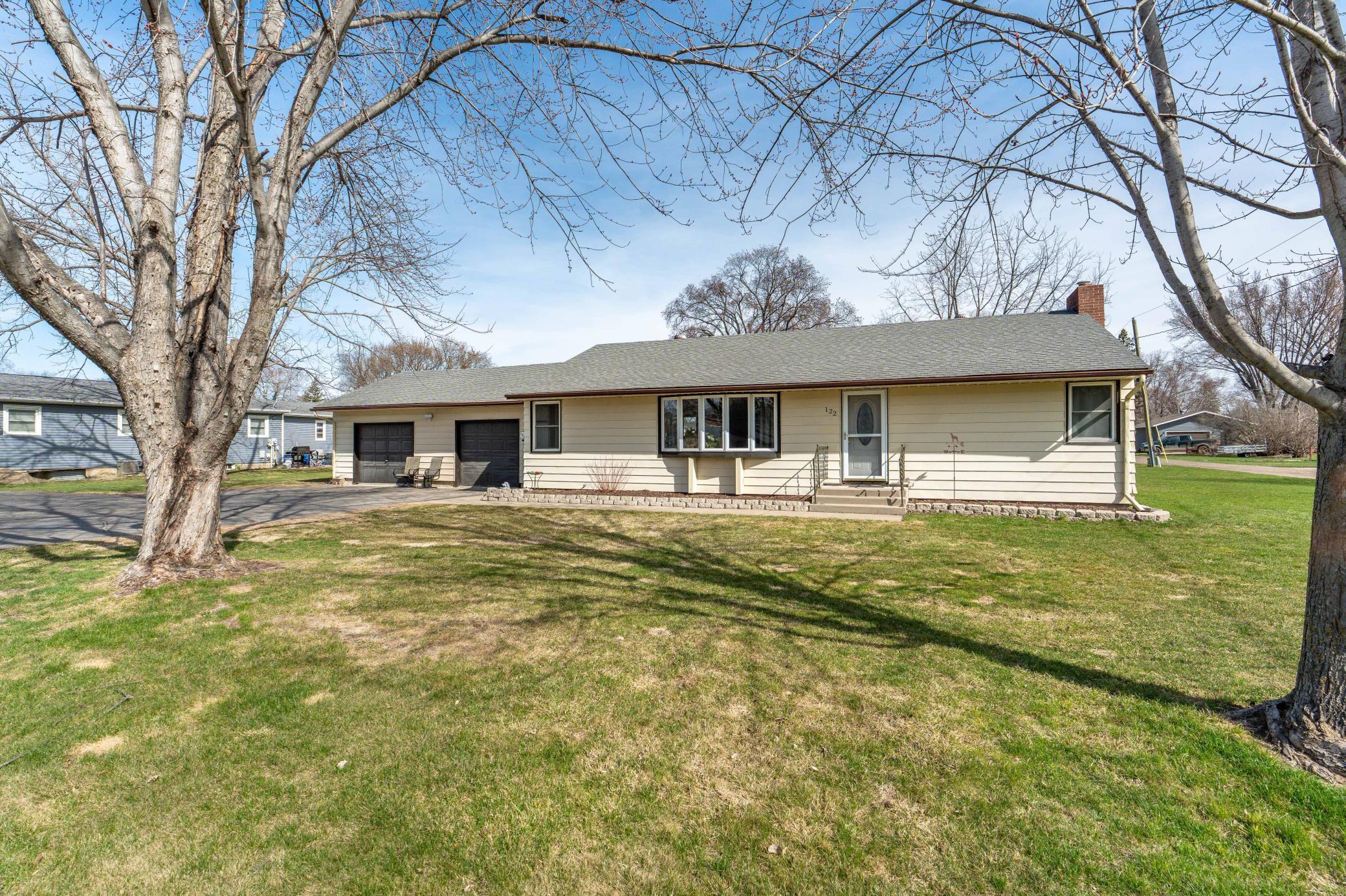 122 W Fir Ave, Fergus Falls, MN 56537