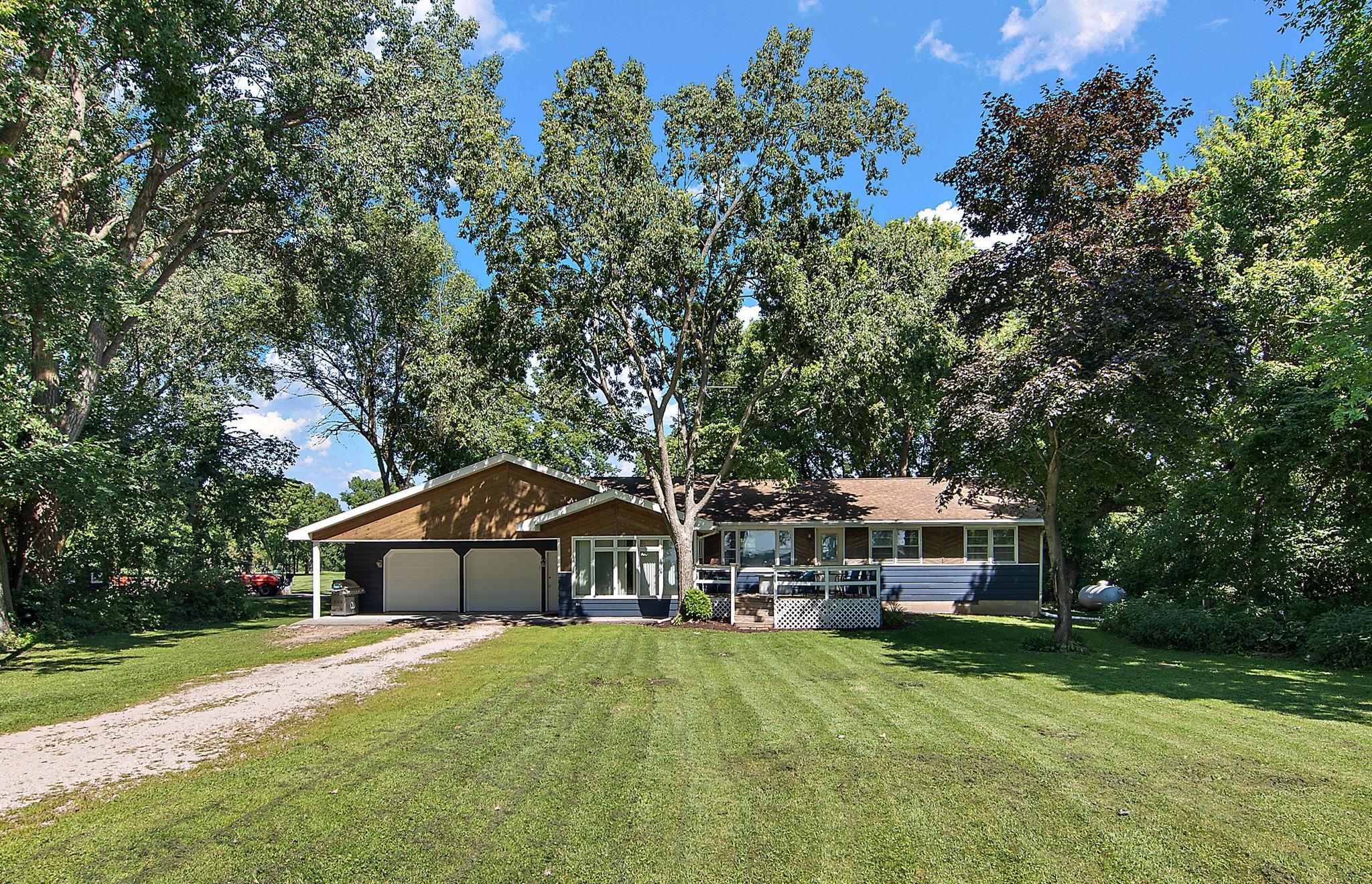 700 W Pleasure Dr, Litchfield, MN 55355
