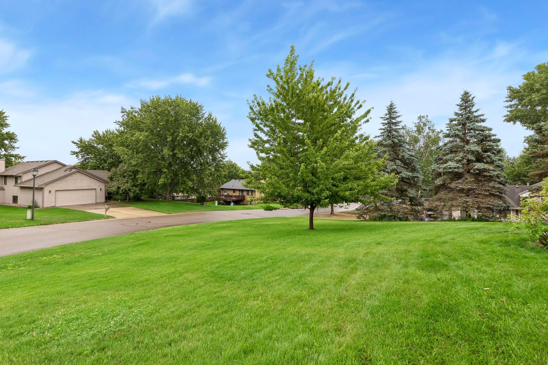 16795 Hershey Ct, Lakeville, MN 55044