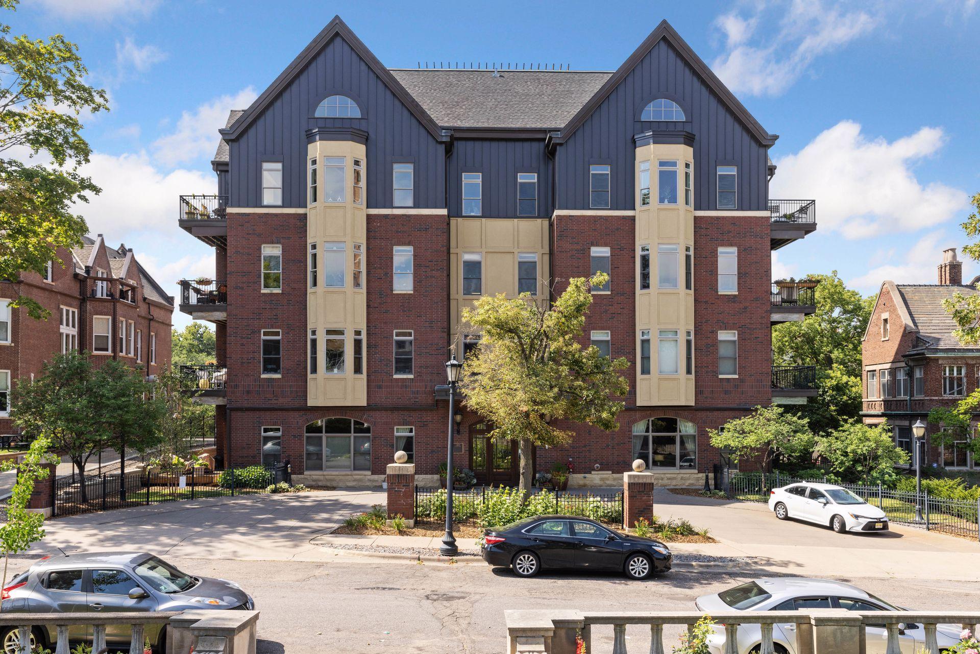 301 Clifton Ave #3D, Minneapolis, MN 55403