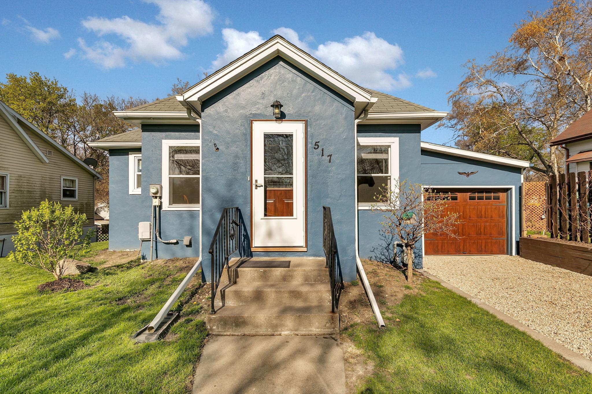 517 12th St NW, Willmar, MN 56201