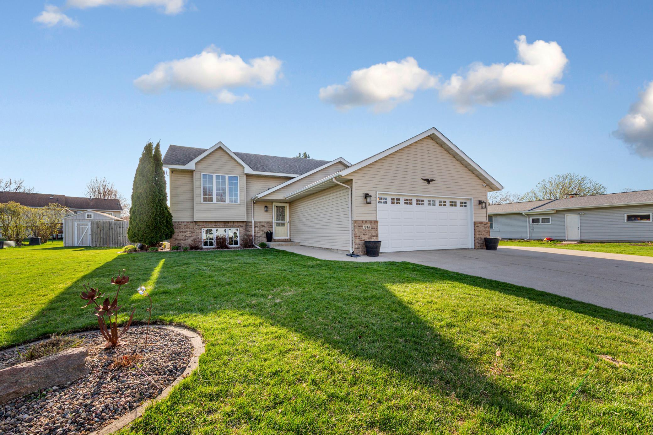 1840 Field Stone Ave SE, Owatonna, MN 55060