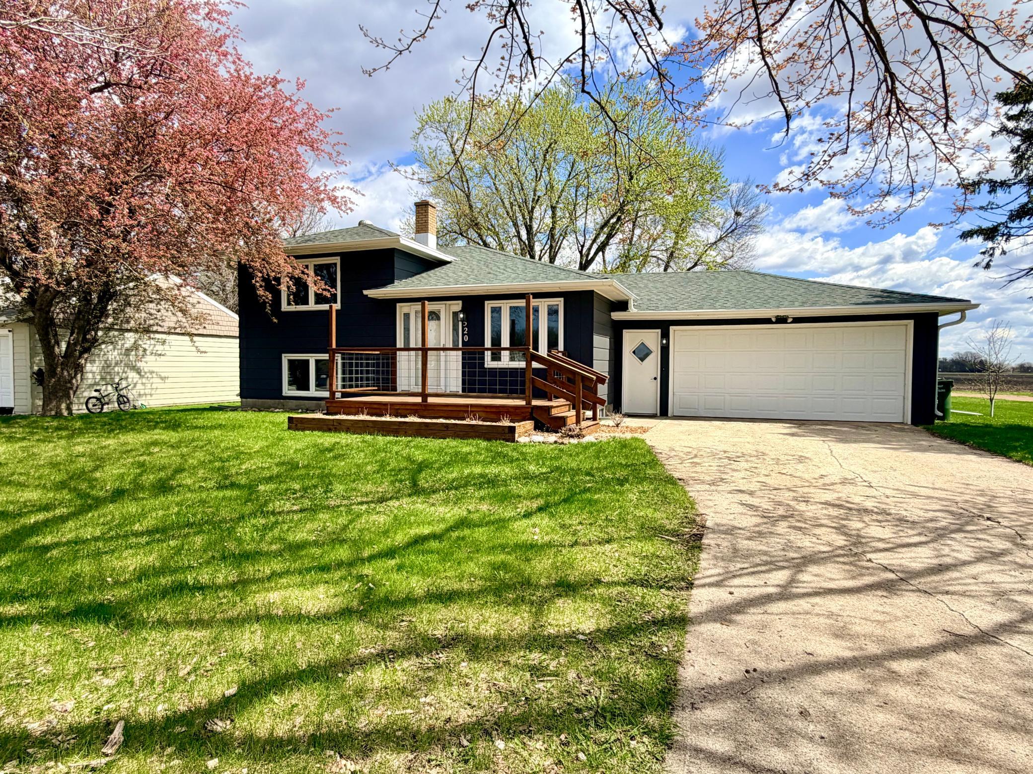 520 Frontier Rd, Brewster, MN 56119