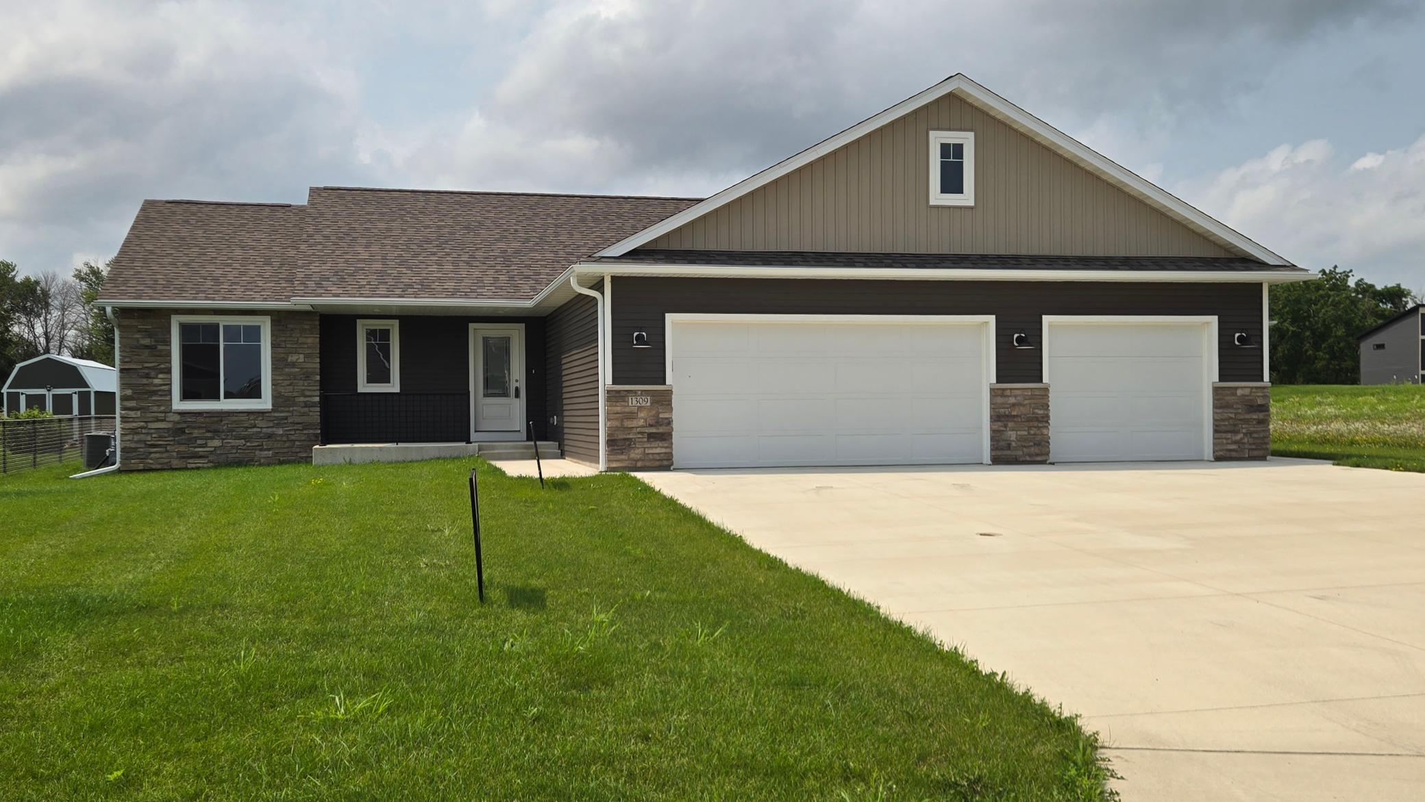 1309 18th St NE, Austin, MN 55912