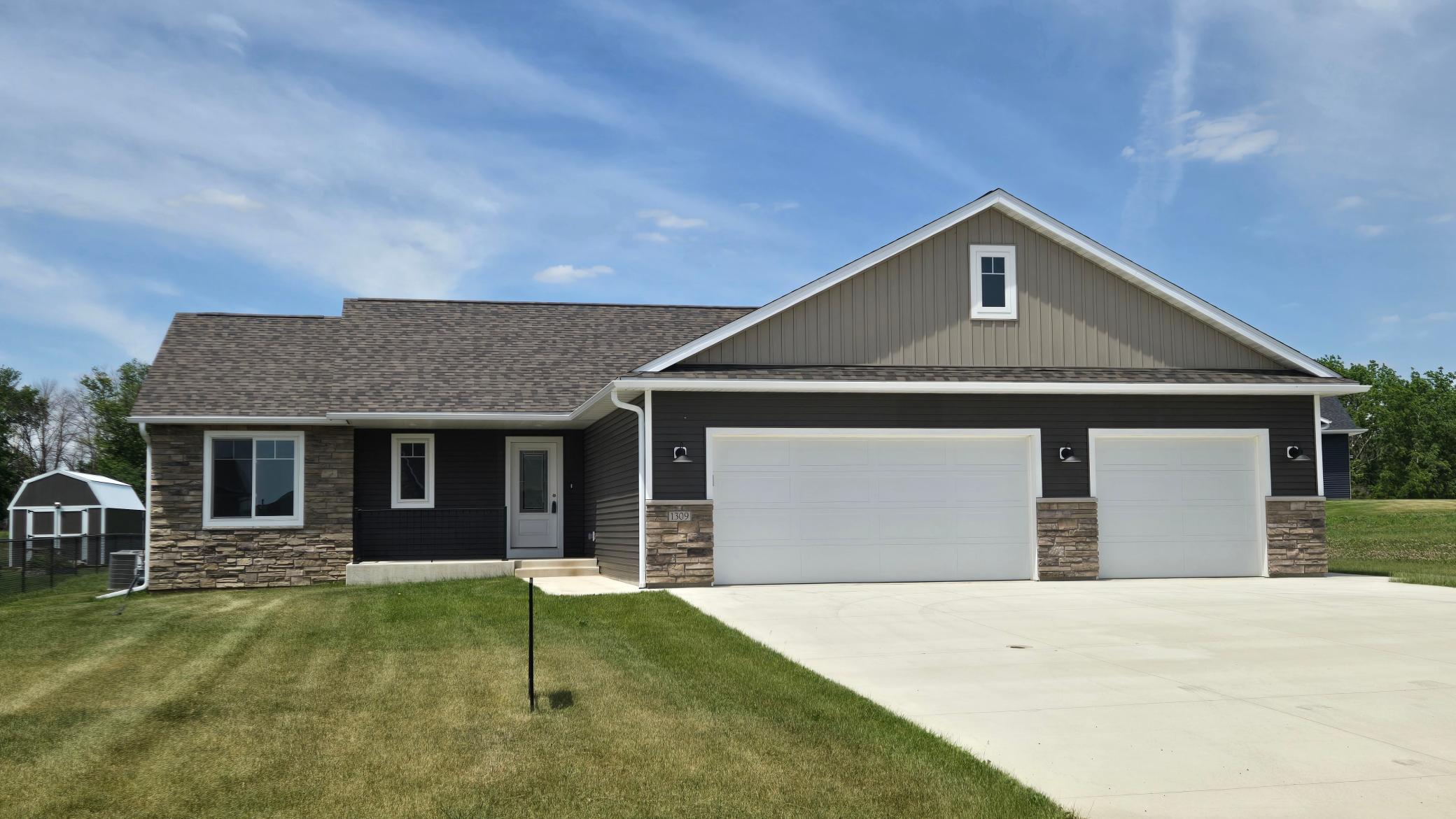 1309 18th St NE, Austin, MN 55912