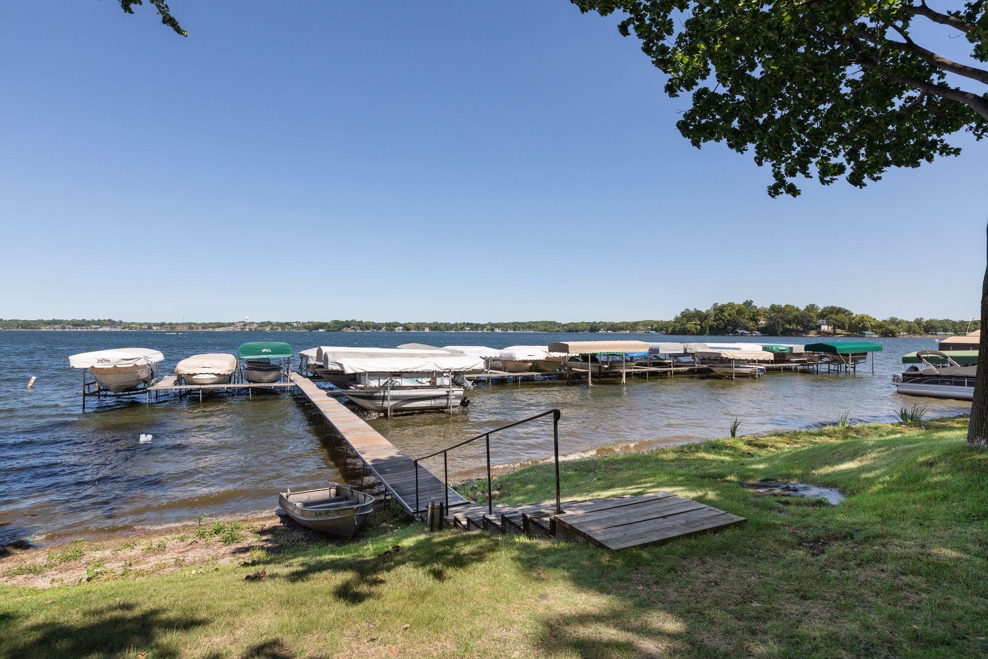 3001 Groveland School Rd, Minnetonka, MN 55391