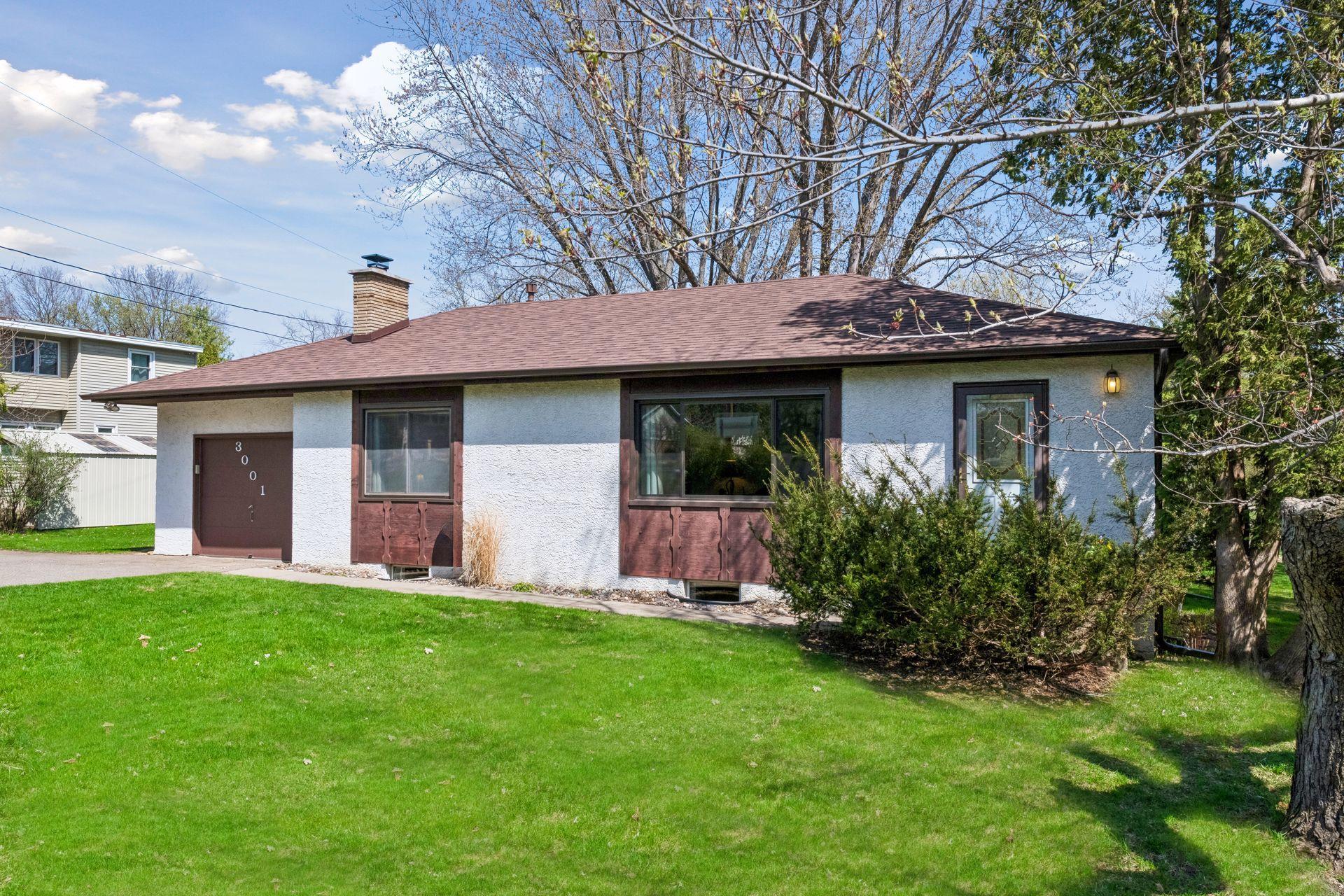 3001 Groveland School Rd, Minnetonka, MN 55391