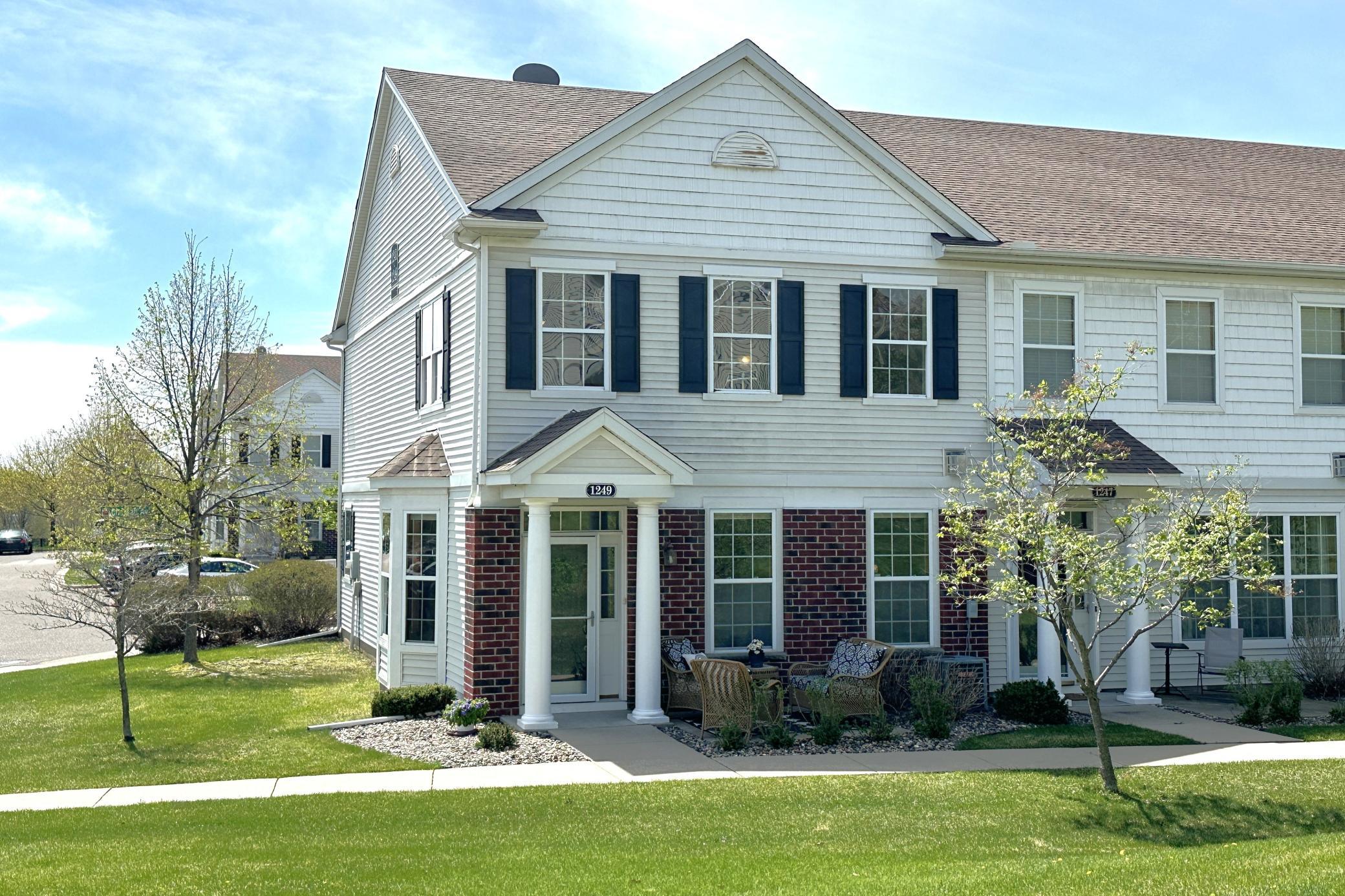 1249 Chateau Ave #405, Maplewood, MN 55109