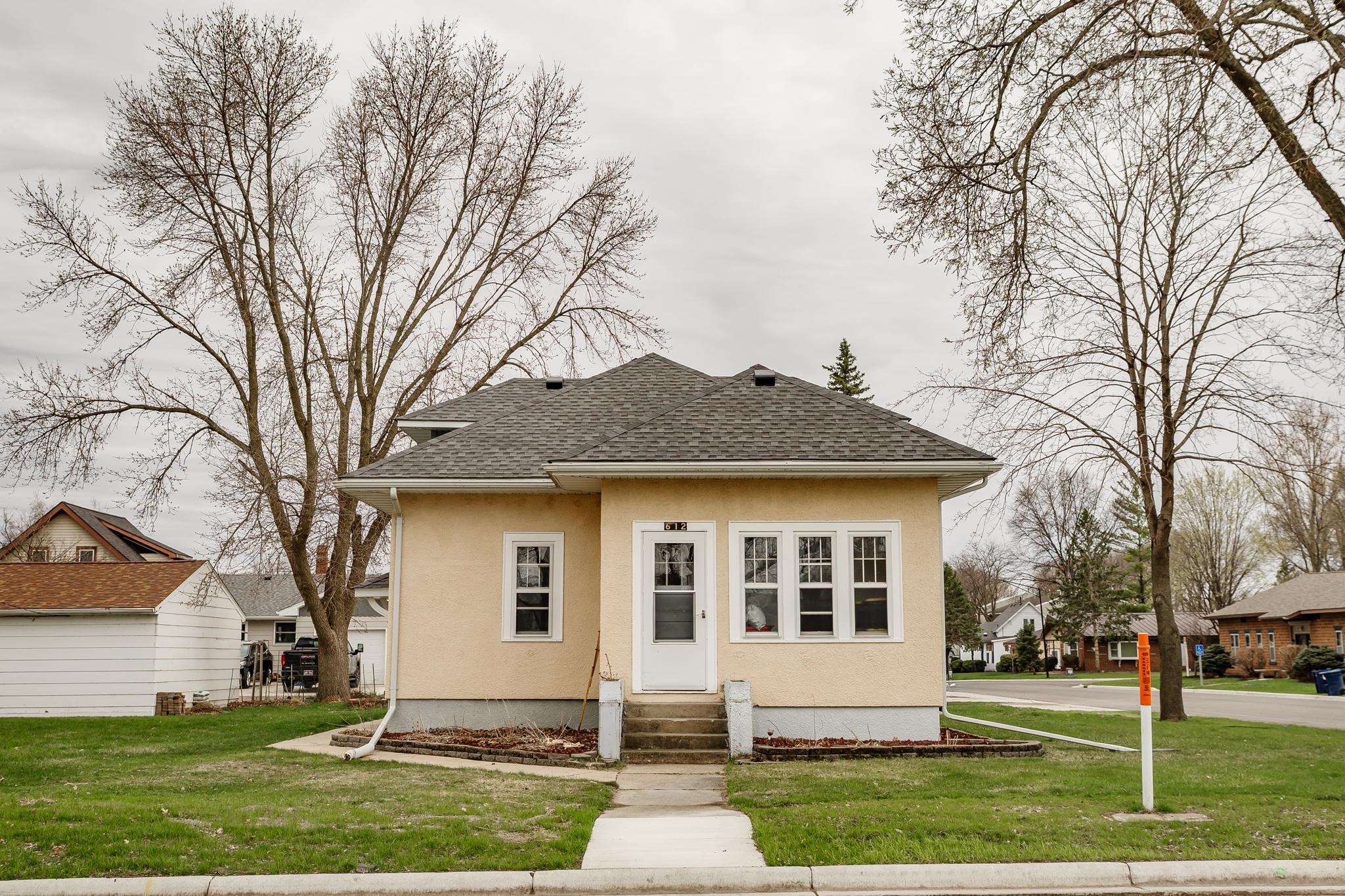612 W Brooks St, Arlington, MN 55307